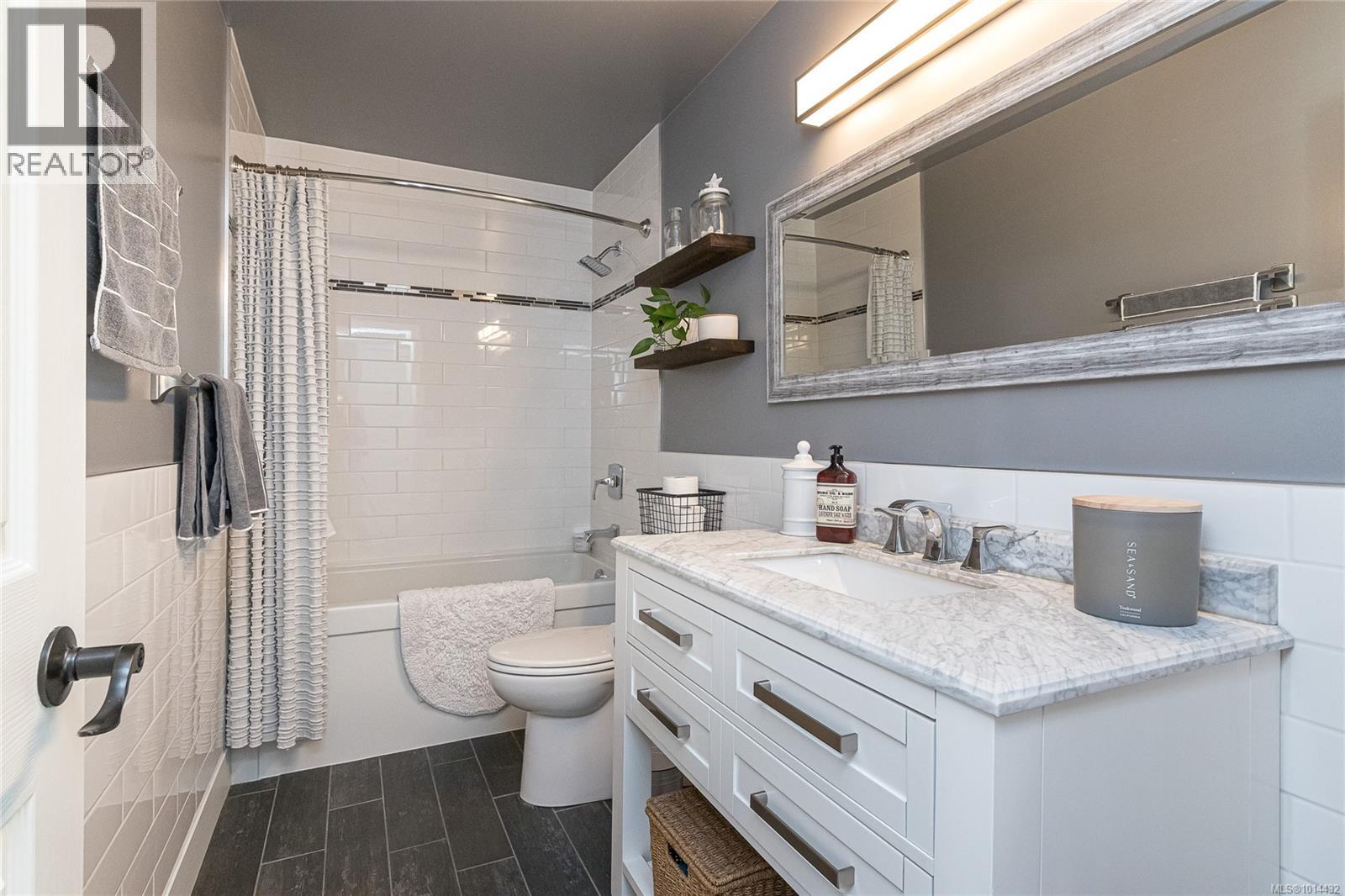 111 1110 Willow Street, Saanich