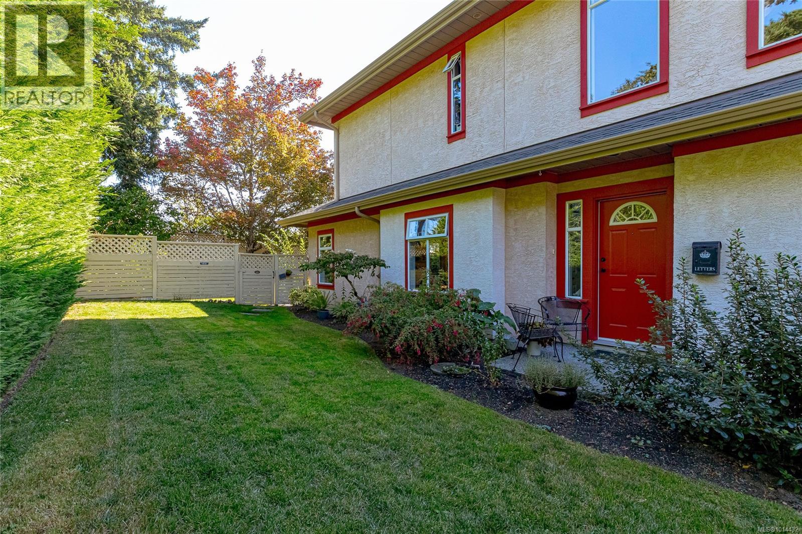 111 1110 Willow Street, Saanich