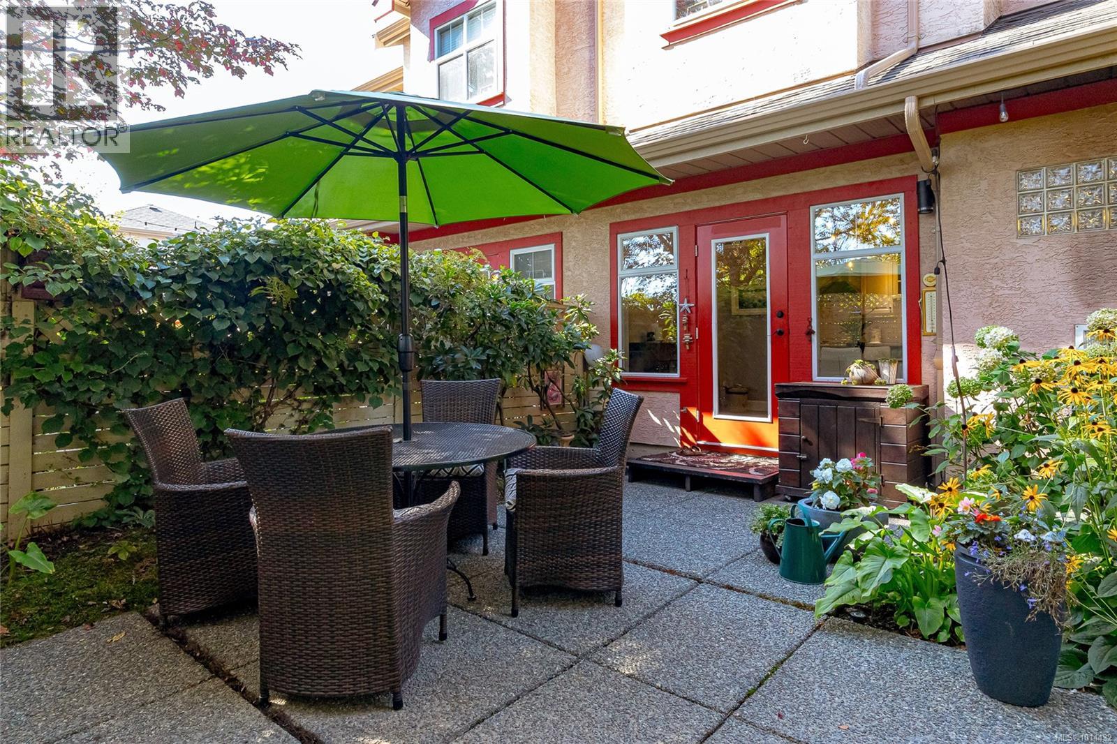 111 1110 Willow Street, Saanich