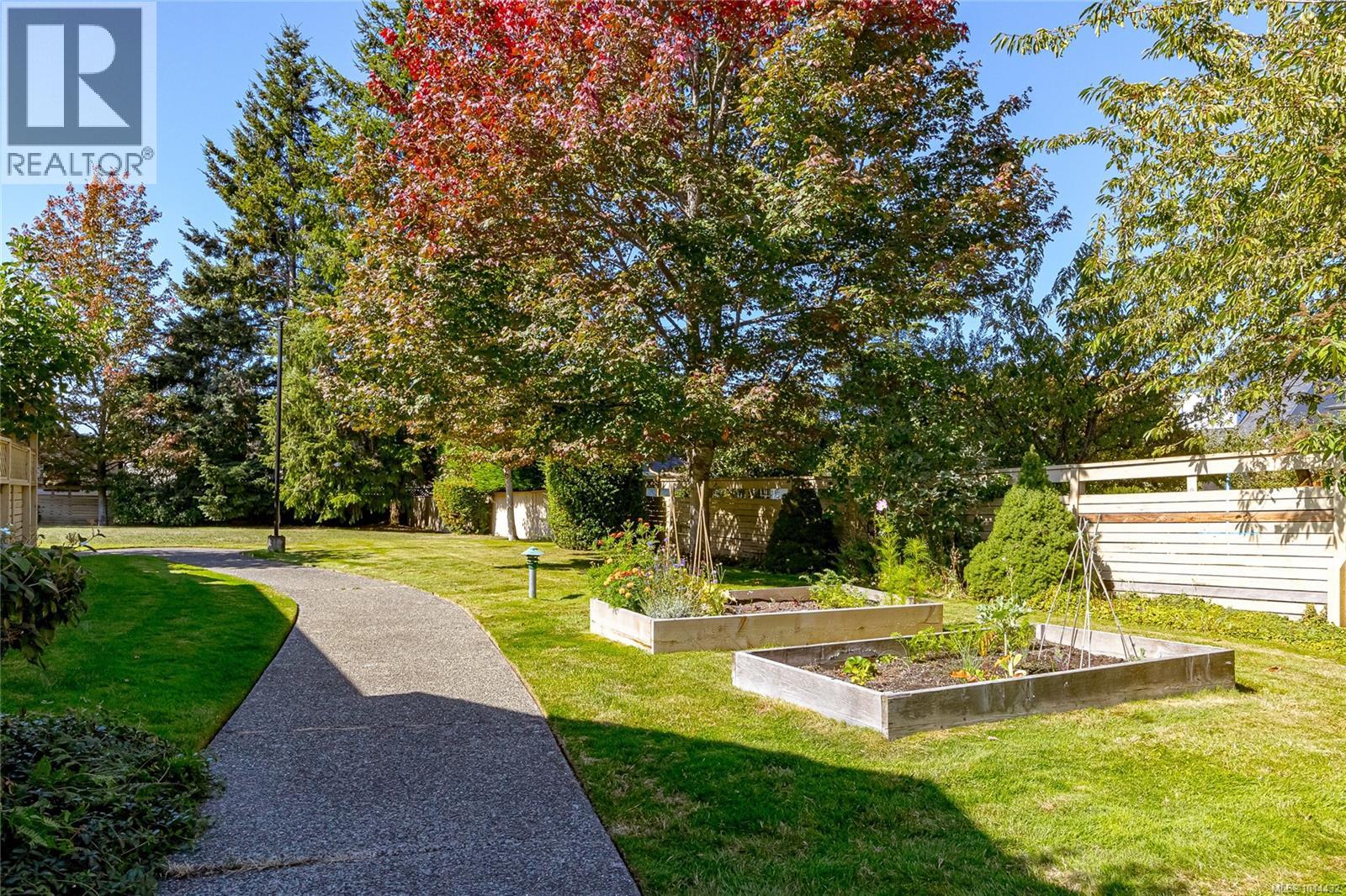 111 1110 Willow Street, Saanich