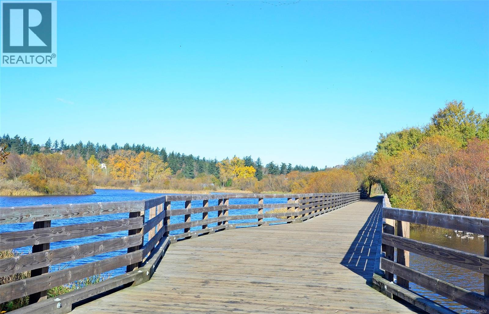111 1110 Willow Street, Saanich