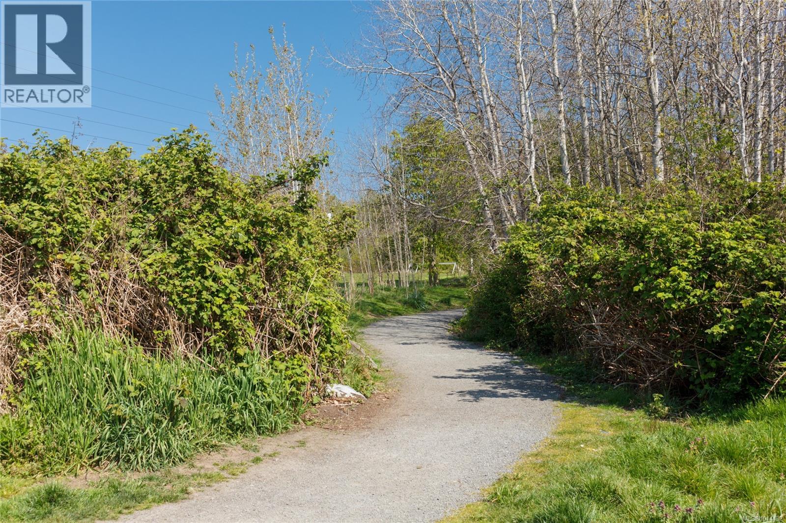 111 1110 Willow Street, Saanich