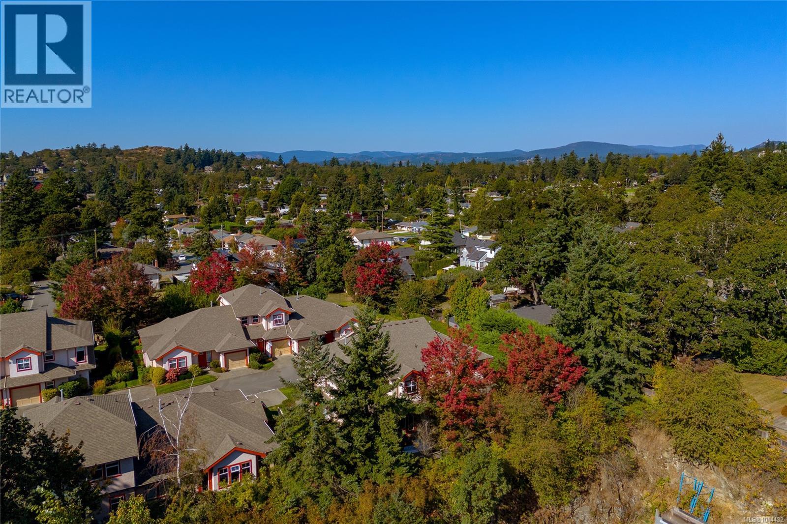 111 1110 Willow Street, Saanich