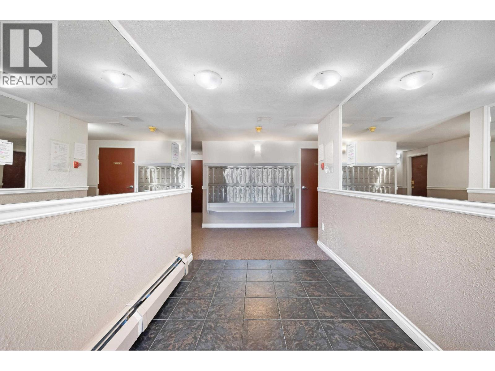 102 803 QUEENS AVENUE, New Westminster