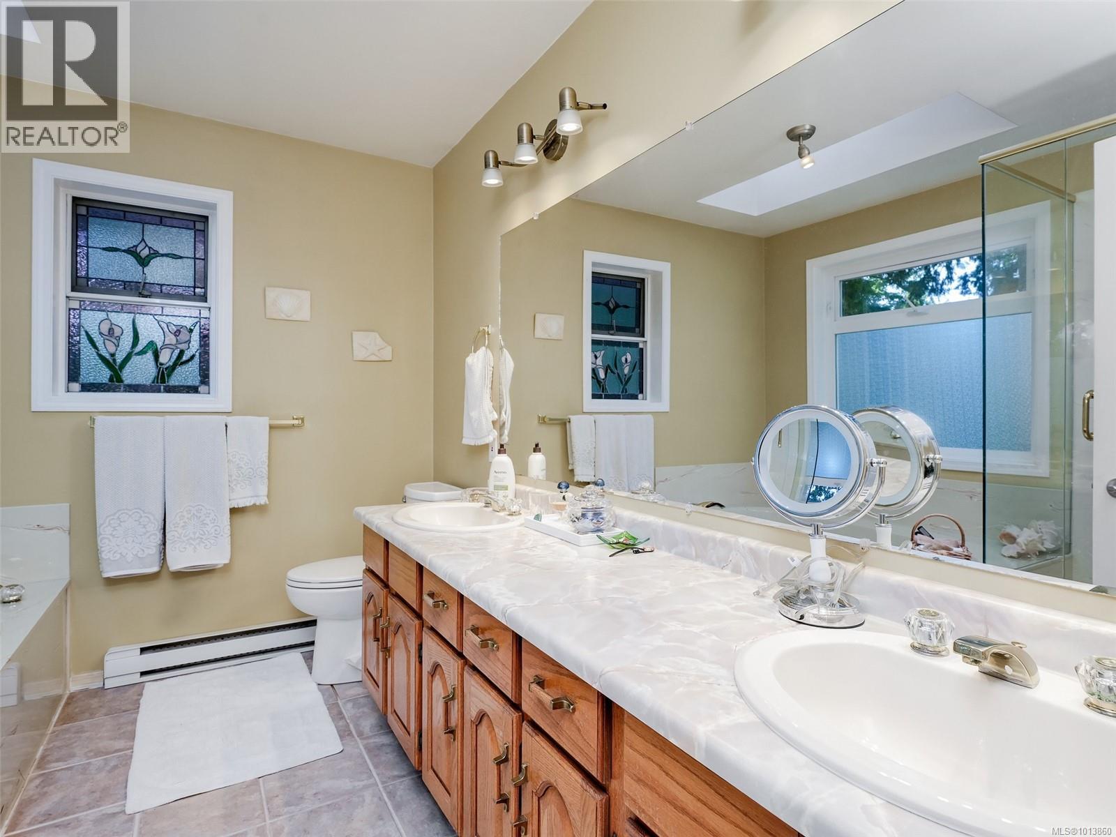  8564 Kingcome Crescent, North Saanich