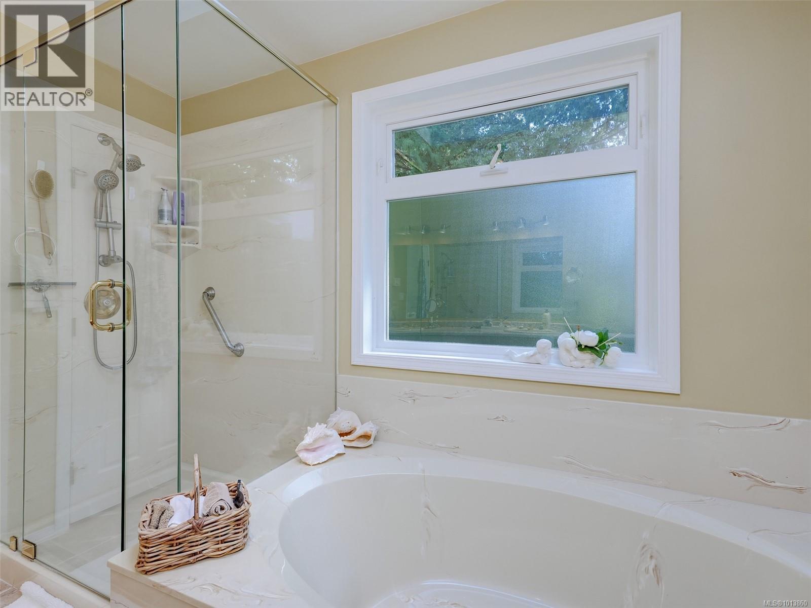 8564 Kingcome Crescent, North Saanich