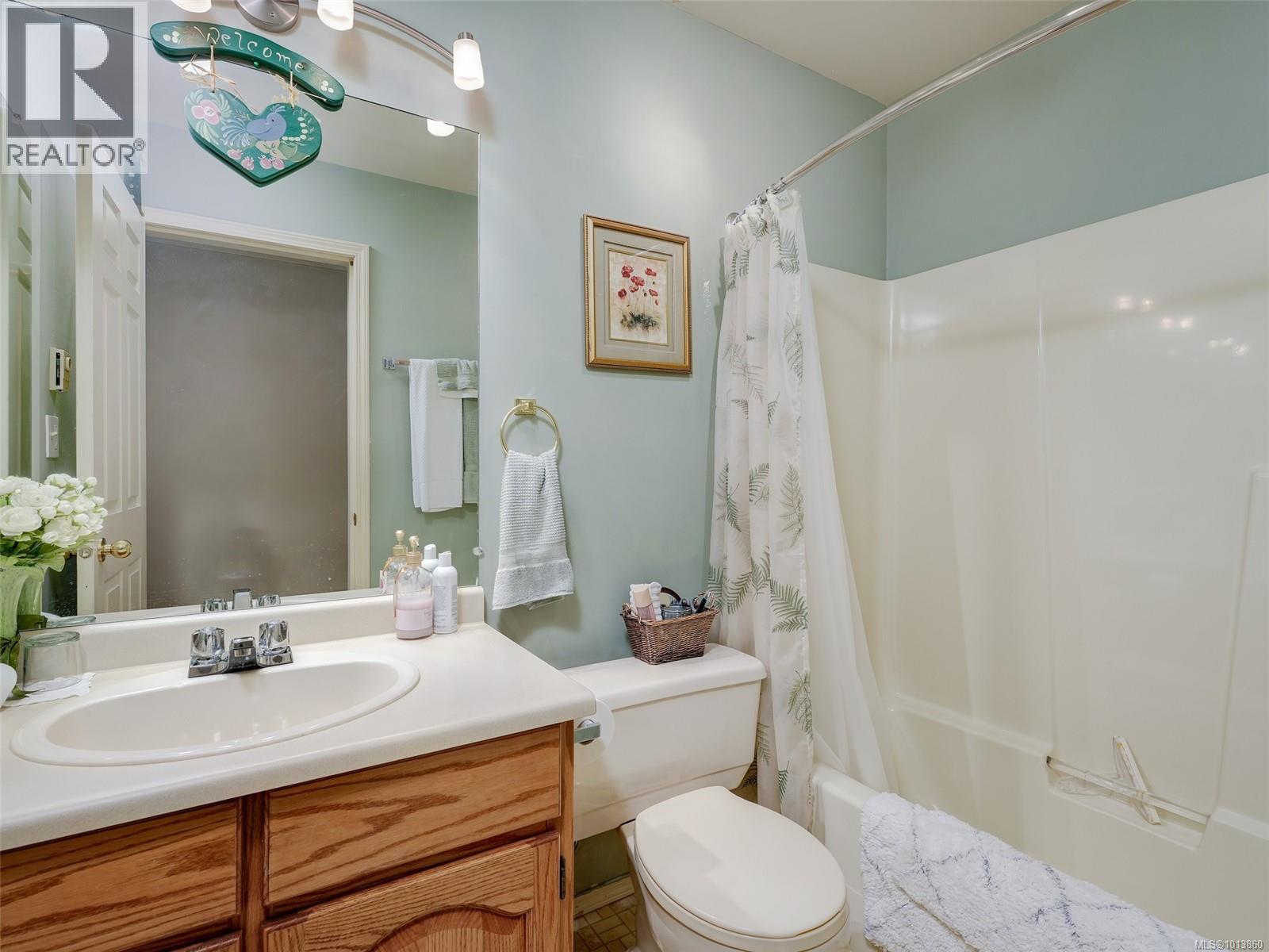 8564 Kingcome Crescent, North Saanich