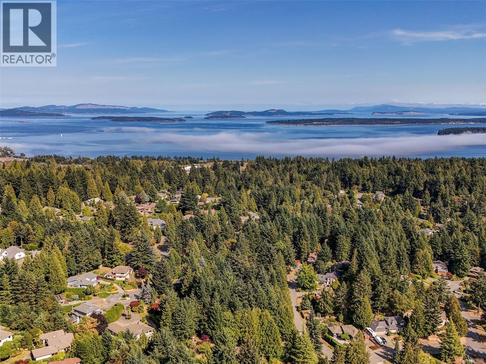  8564 Kingcome Crescent, North Saanich