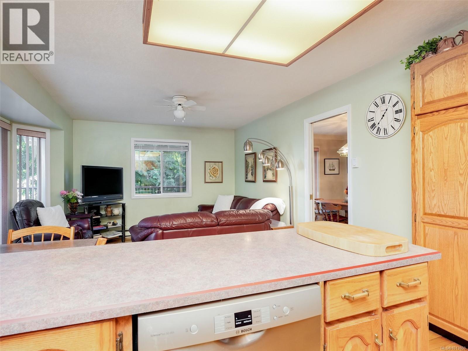  8564 Kingcome Crescent, North Saanich