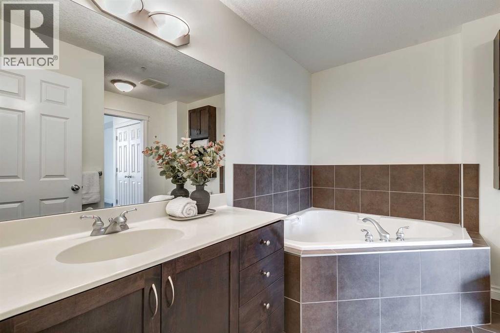 Single Family House for Sale in   Hemlock Crescent SW Spruce Cliff Calgary 