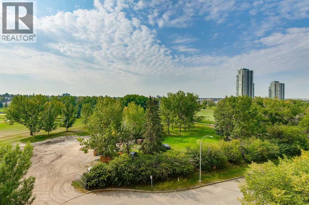 Single Family House for Sale in   Hemlock Crescent SW Spruce Cliff Calgary 