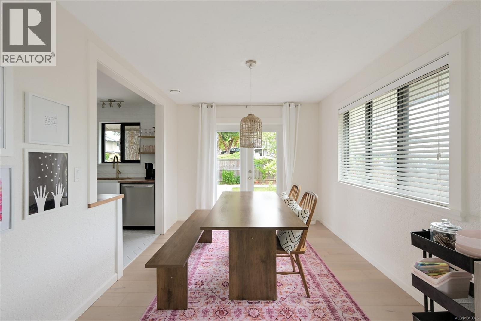  632 Cairndale Road, Colwood