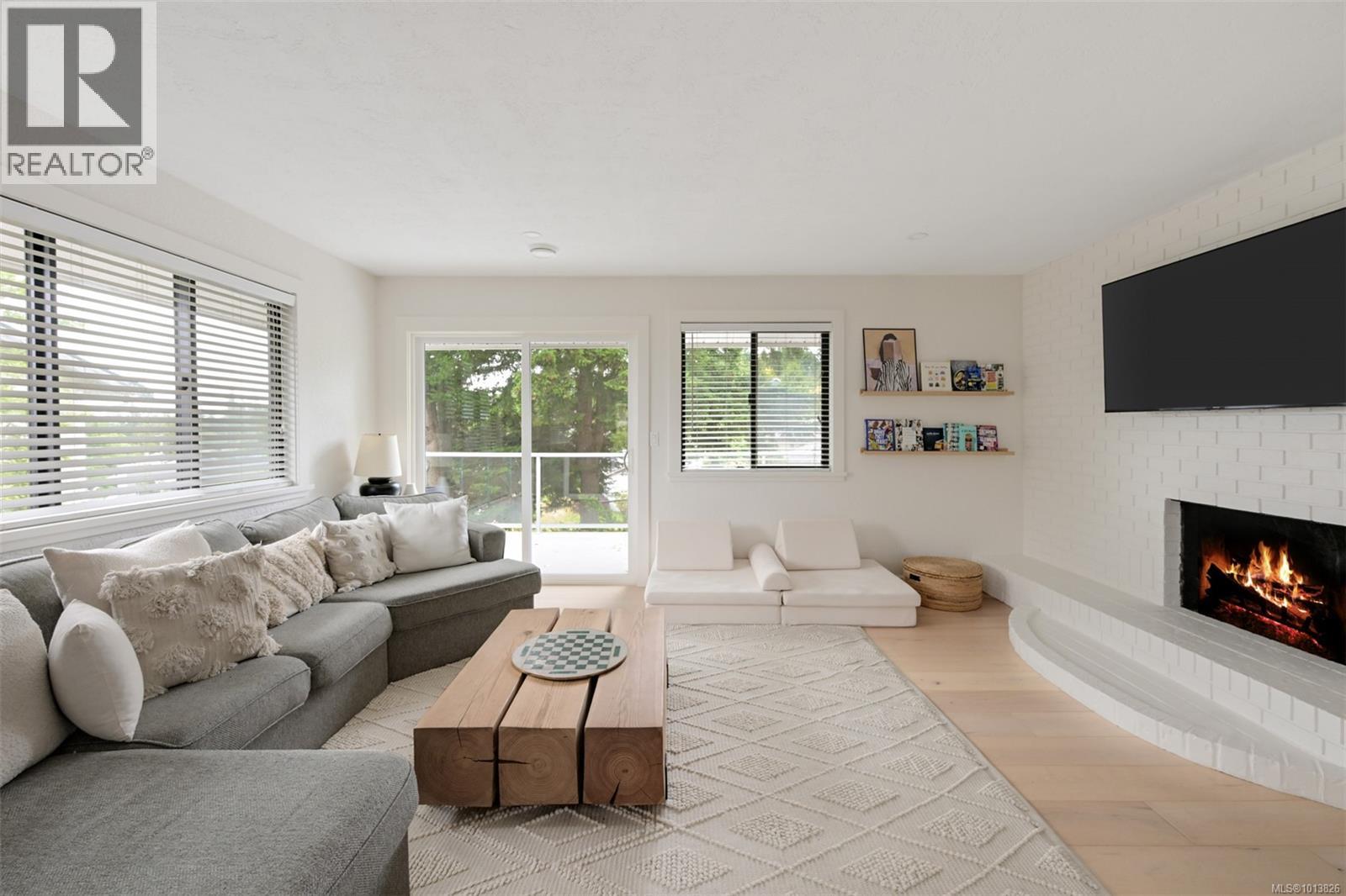  632 Cairndale Road, Colwood