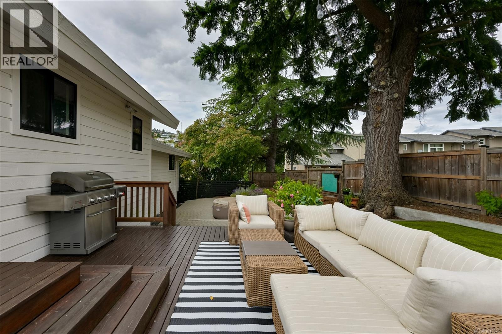  632 Cairndale Road, Colwood