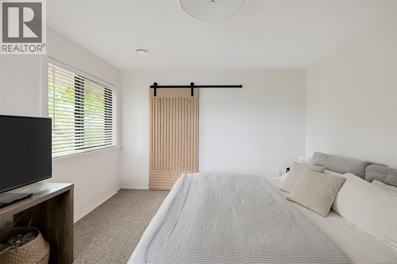  632 Cairndale Road, Colwood