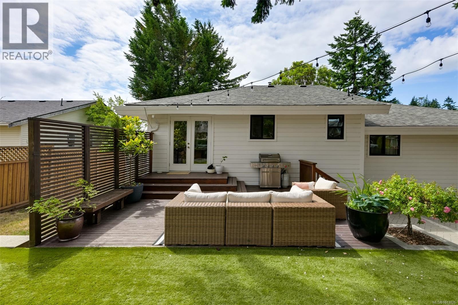  632 Cairndale Road, Colwood