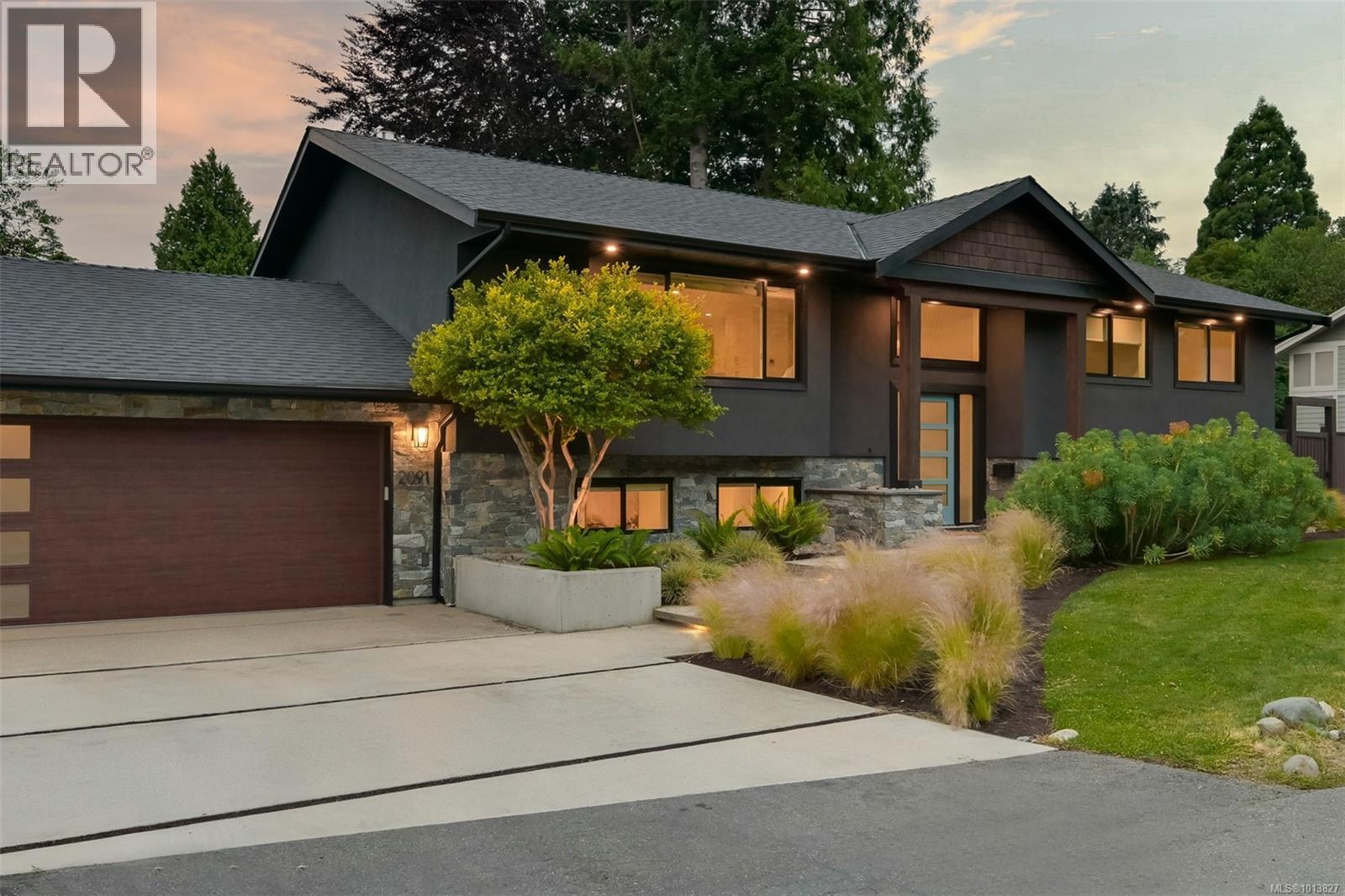  2091 Stonehewer Place, Oak Bay