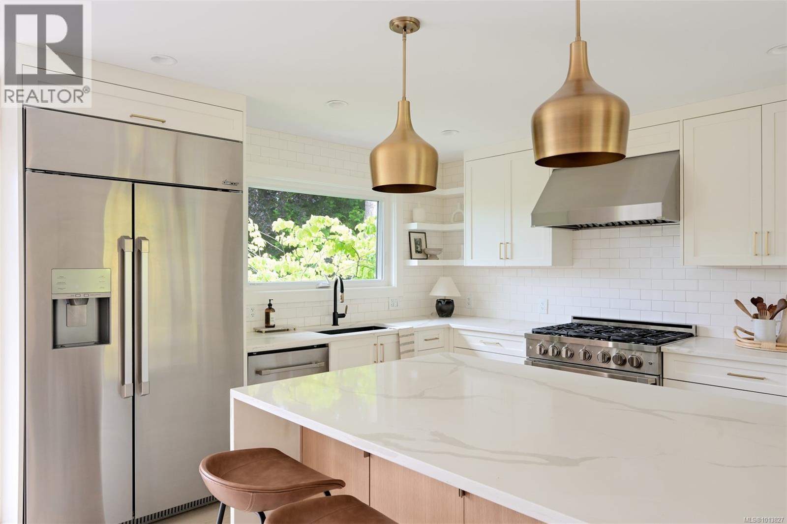  2091 Stonehewer Place, Oak Bay