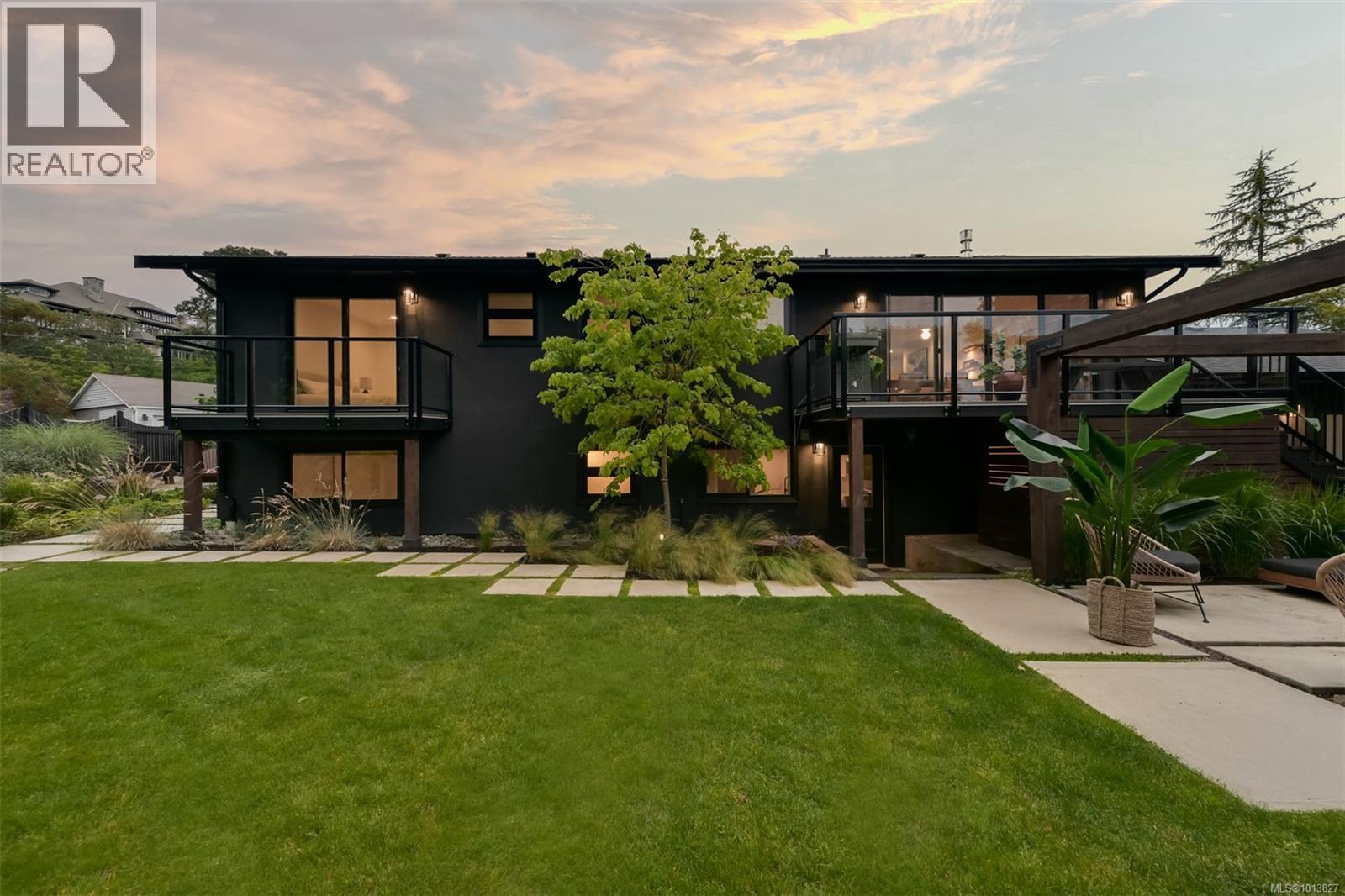  2091 Stonehewer Place, Oak Bay