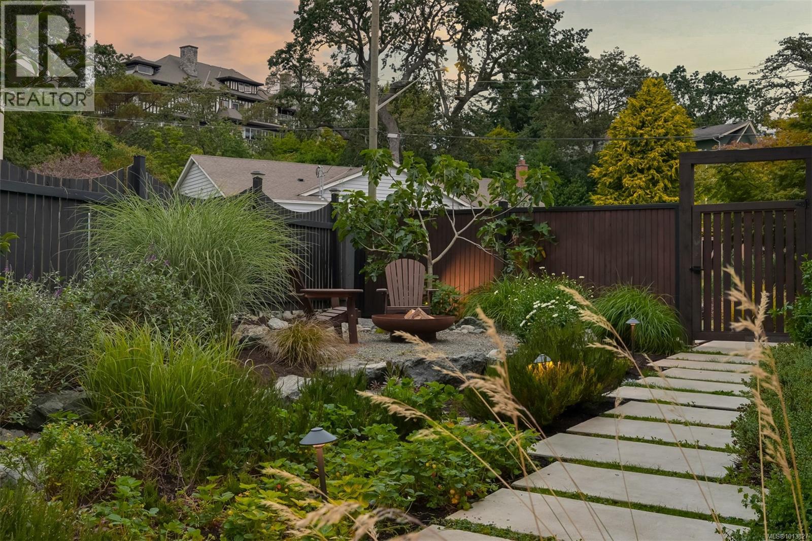  2091 Stonehewer Place, Oak Bay