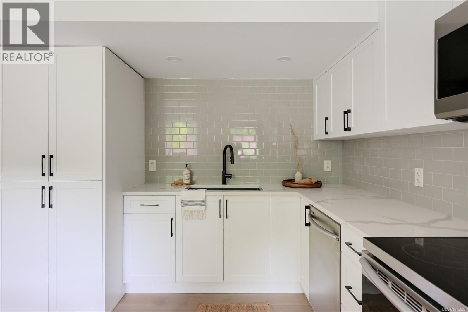  2091 Stonehewer Place, Oak Bay