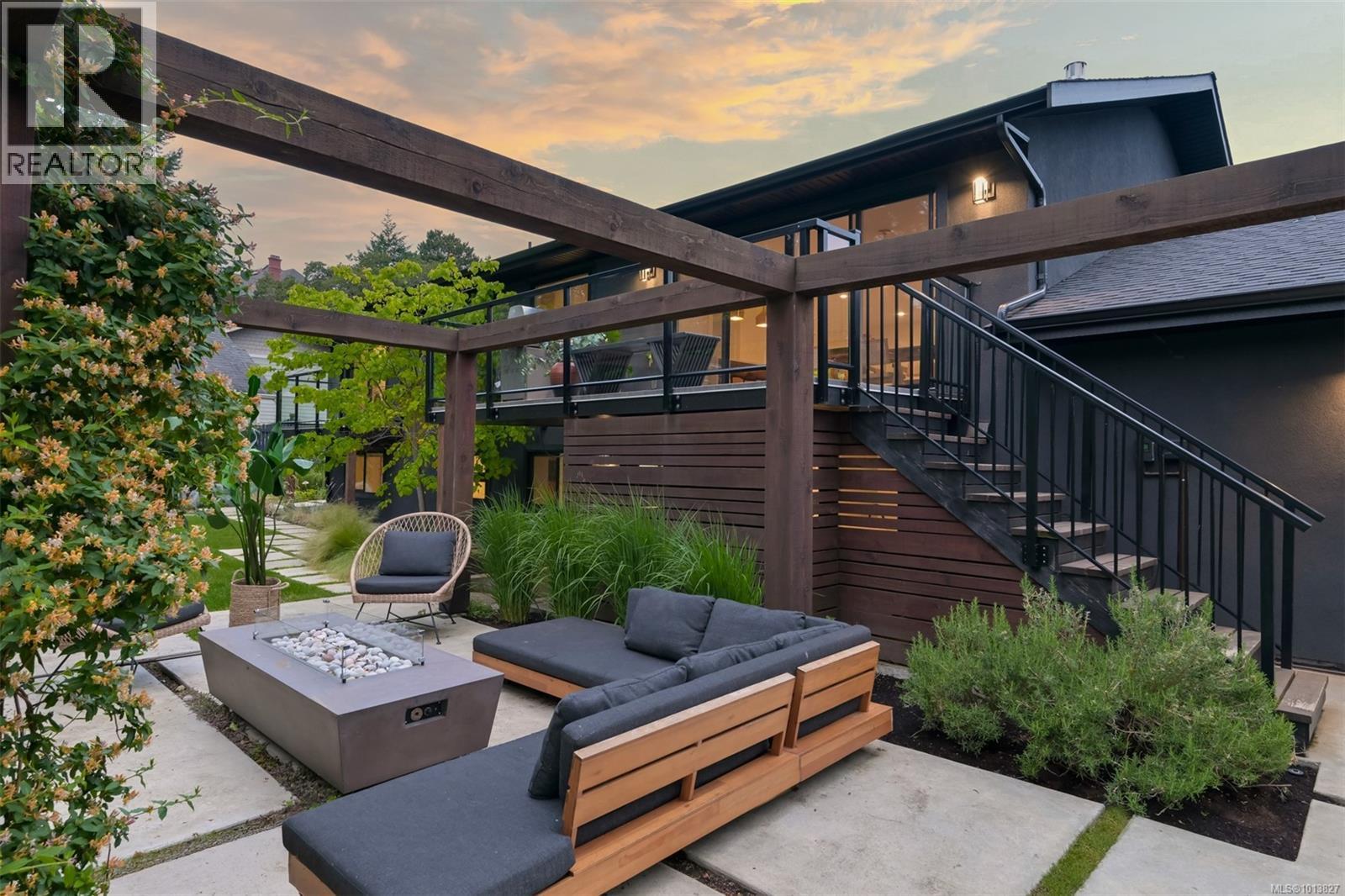  2091 Stonehewer Place, Oak Bay