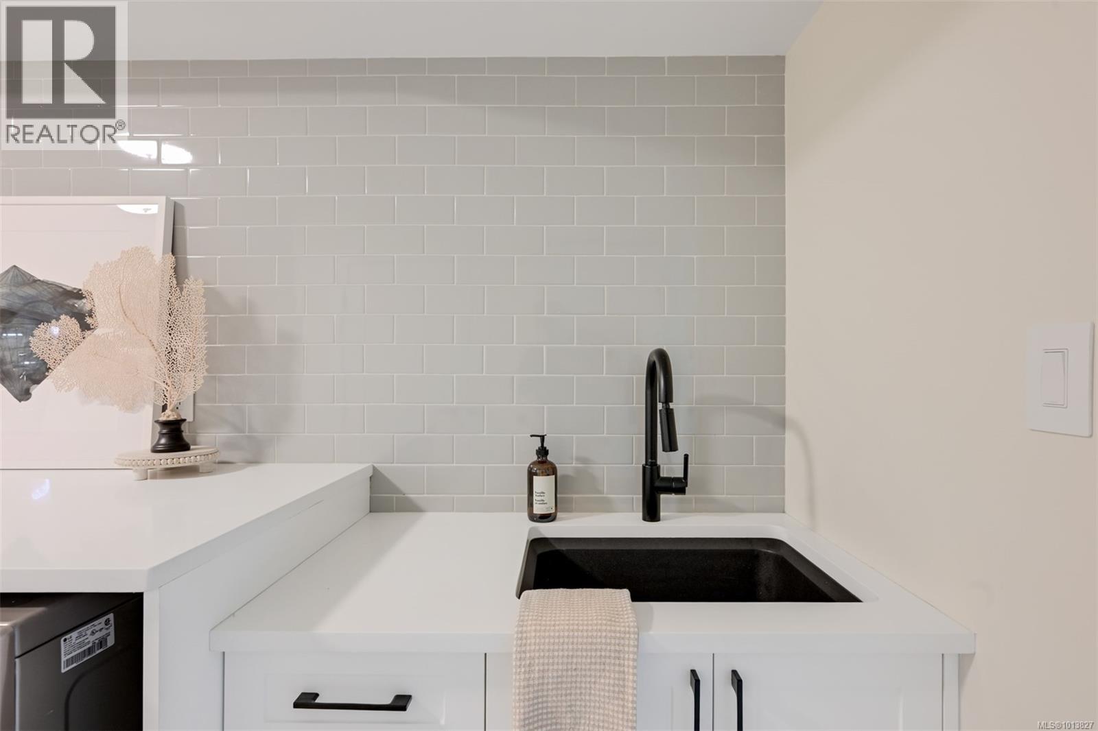  2091 Stonehewer Place, Oak Bay