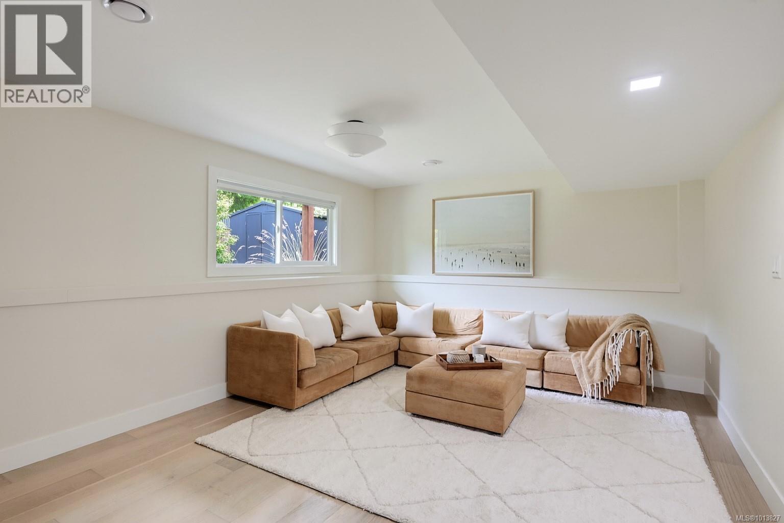  2091 Stonehewer Place, Oak Bay