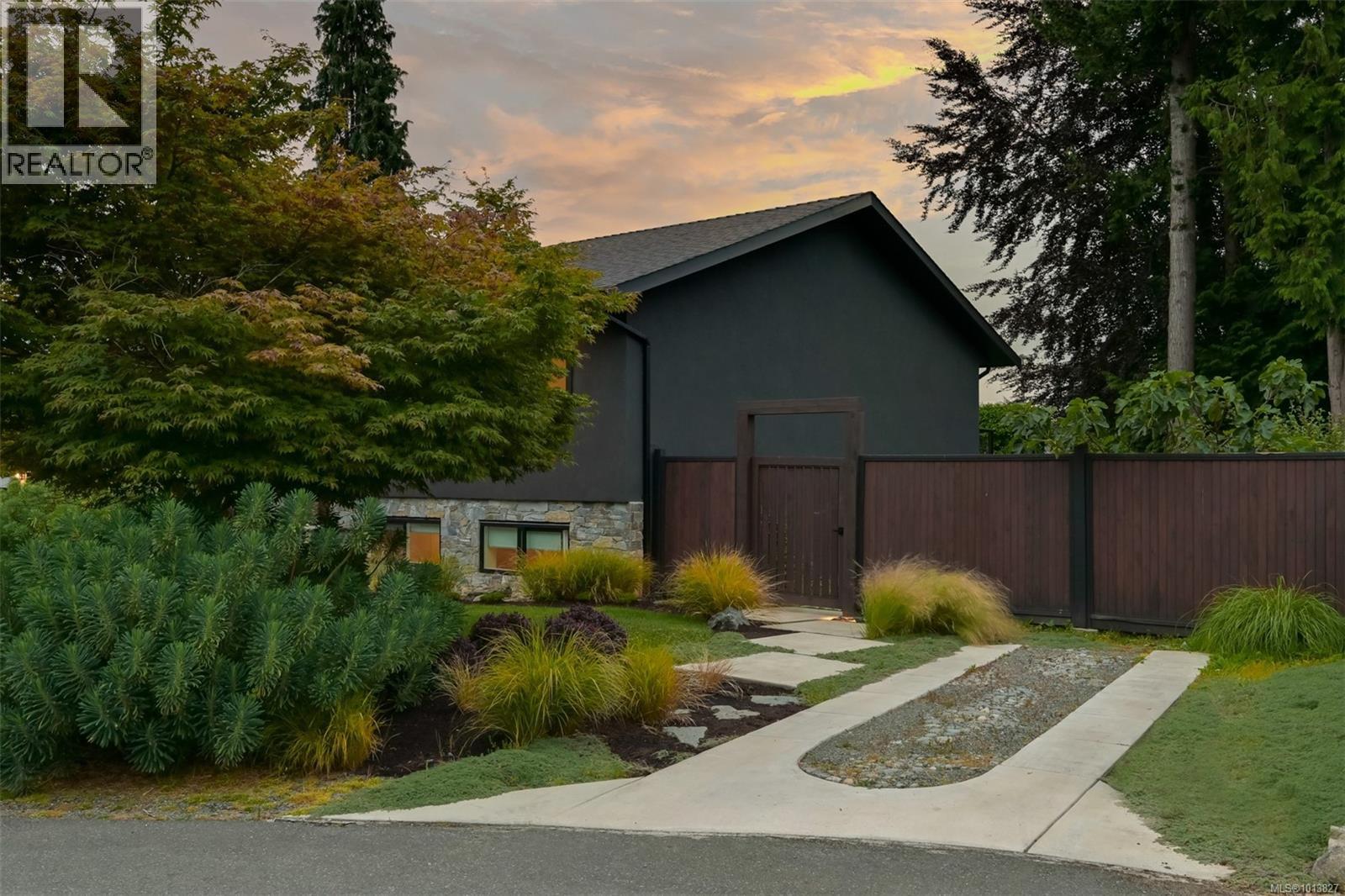  2091 Stonehewer Place, Oak Bay