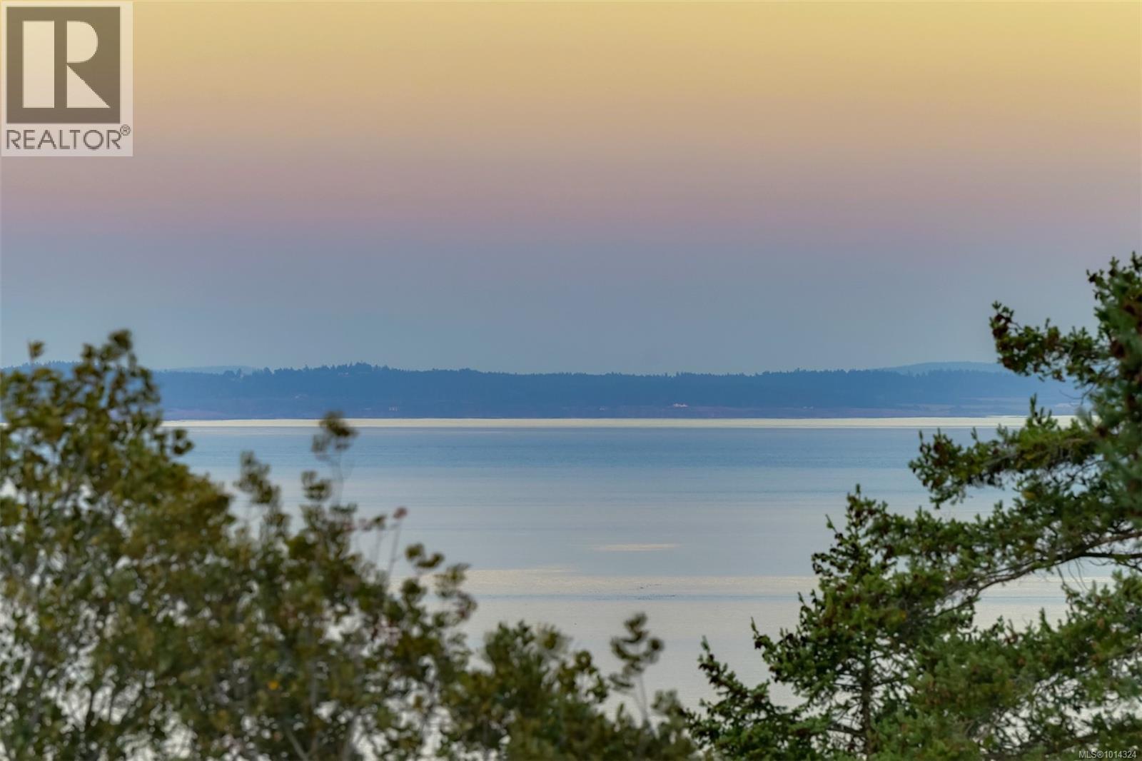  2807 Arbutus Road, Saanich