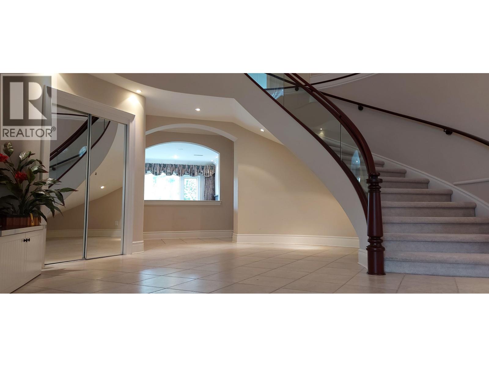 8038 CLOVERLAKE COURT, Burnaby