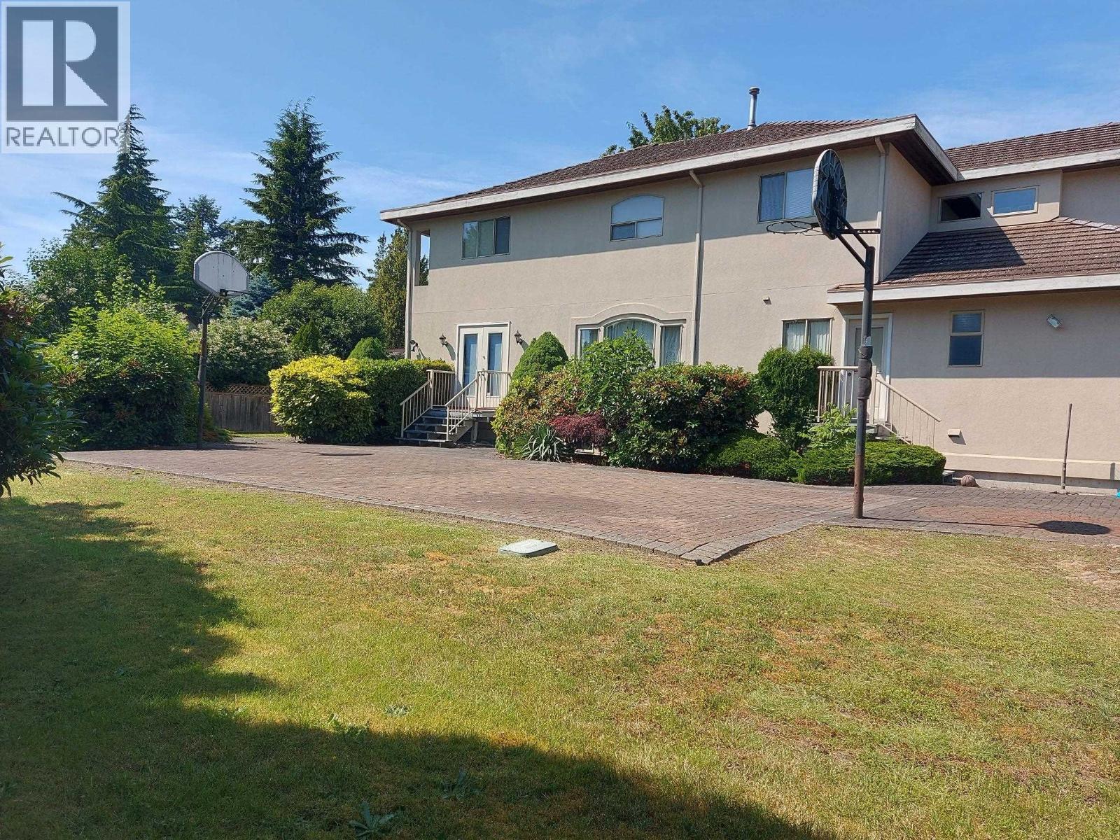 8038 CLOVERLAKE COURT, Burnaby