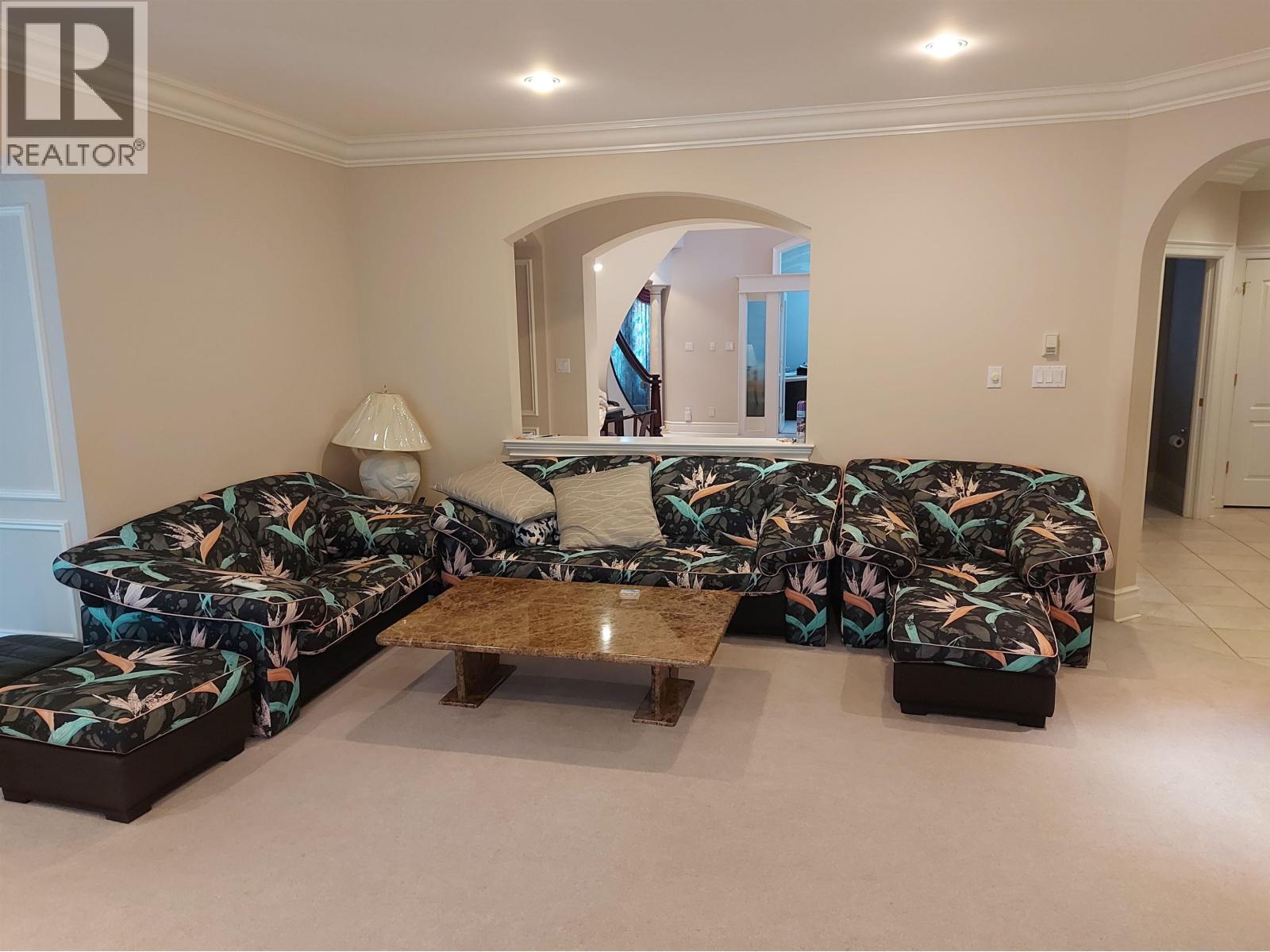 8038 CLOVERLAKE COURT, Burnaby