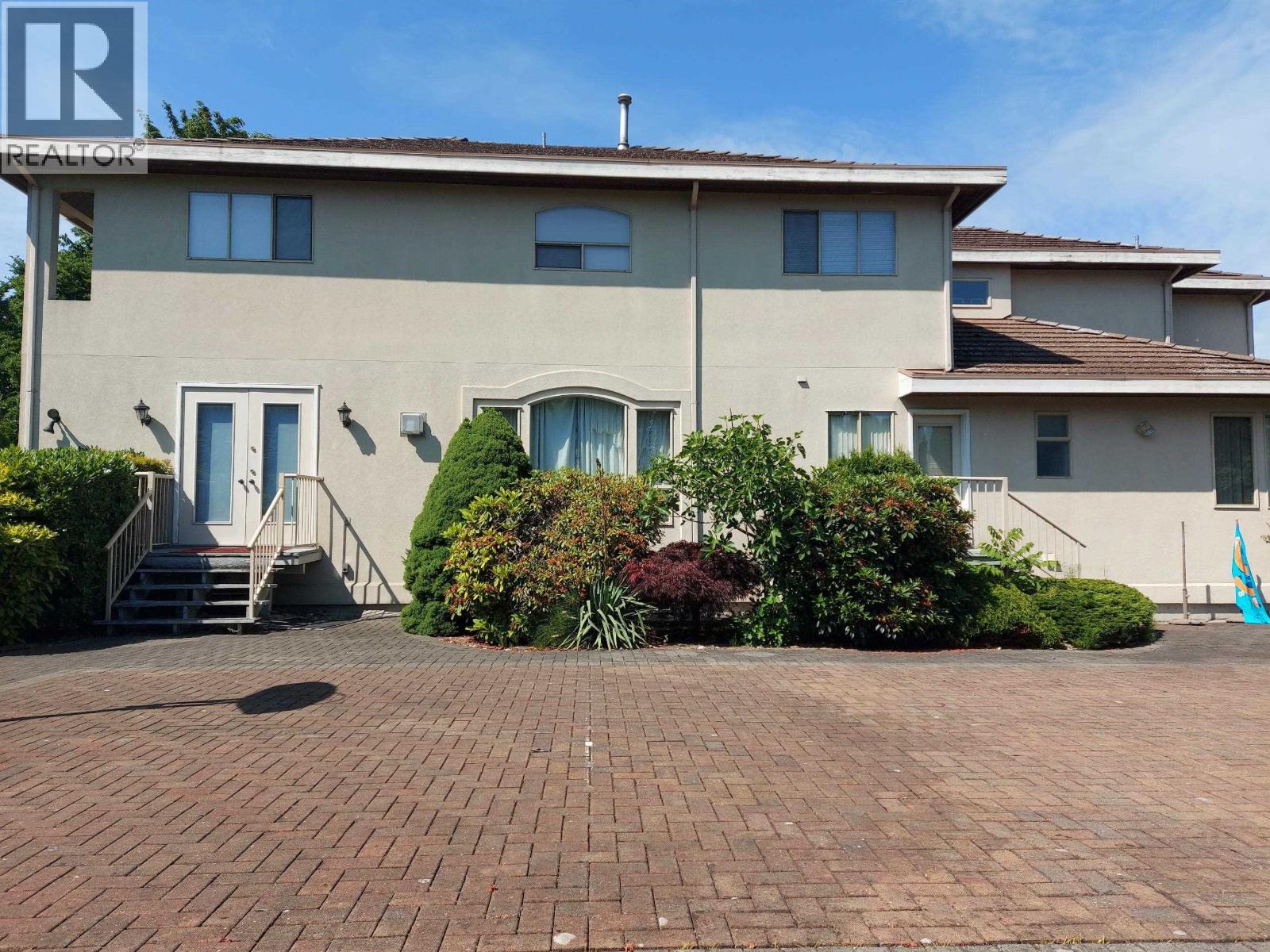 8038 CLOVERLAKE COURT, Burnaby