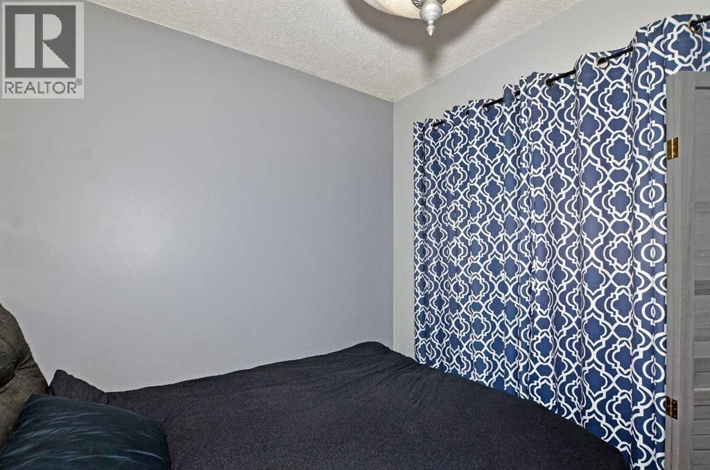 Single Family House 4 Level for Sale in   Avenue NE Renfrew Calgary 