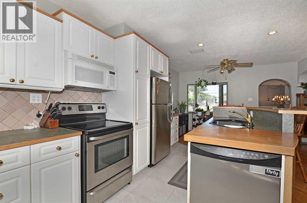 Single Family House 4 Level for Sale in   Avenue NE Renfrew Calgary 