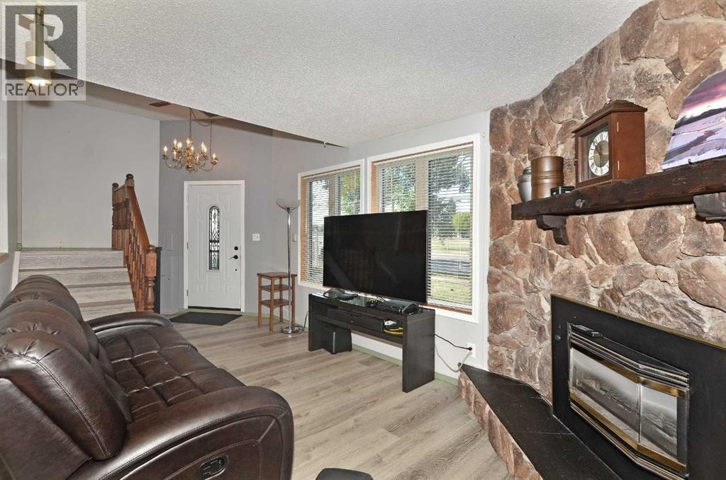 Single Family House 4 Level for Sale in   Avenue NE Renfrew Calgary 