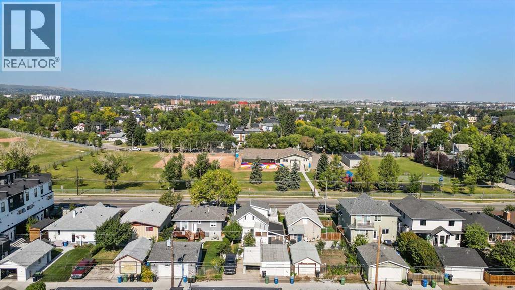 Single Family House 4 Level for Sale in   Avenue NE Renfrew Calgary 