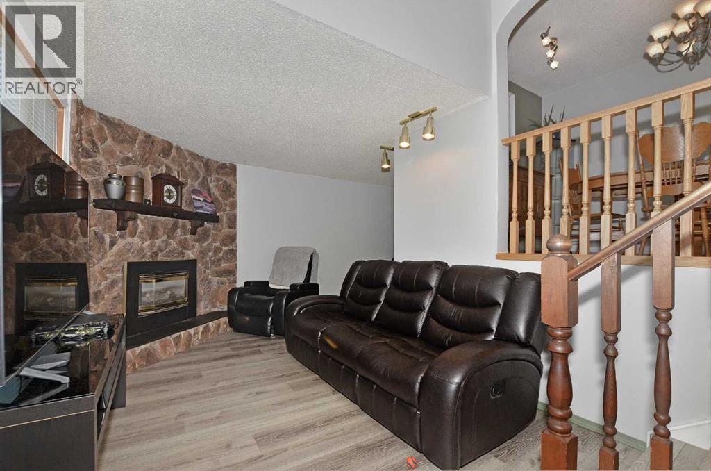 Single Family House 4 Level for Sale in   Avenue NE Renfrew Calgary 