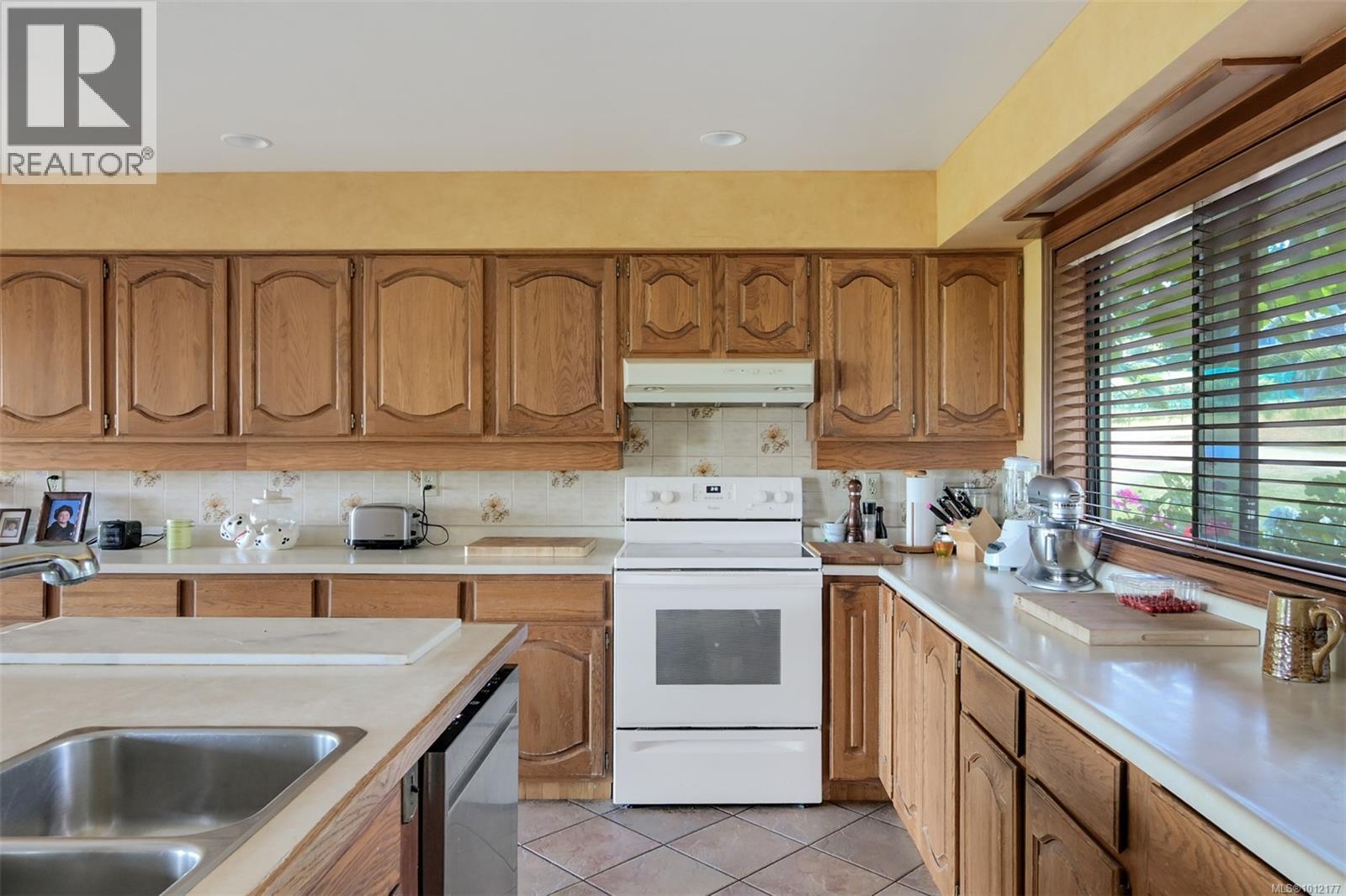  5489 Forest Hill Road, Saanich