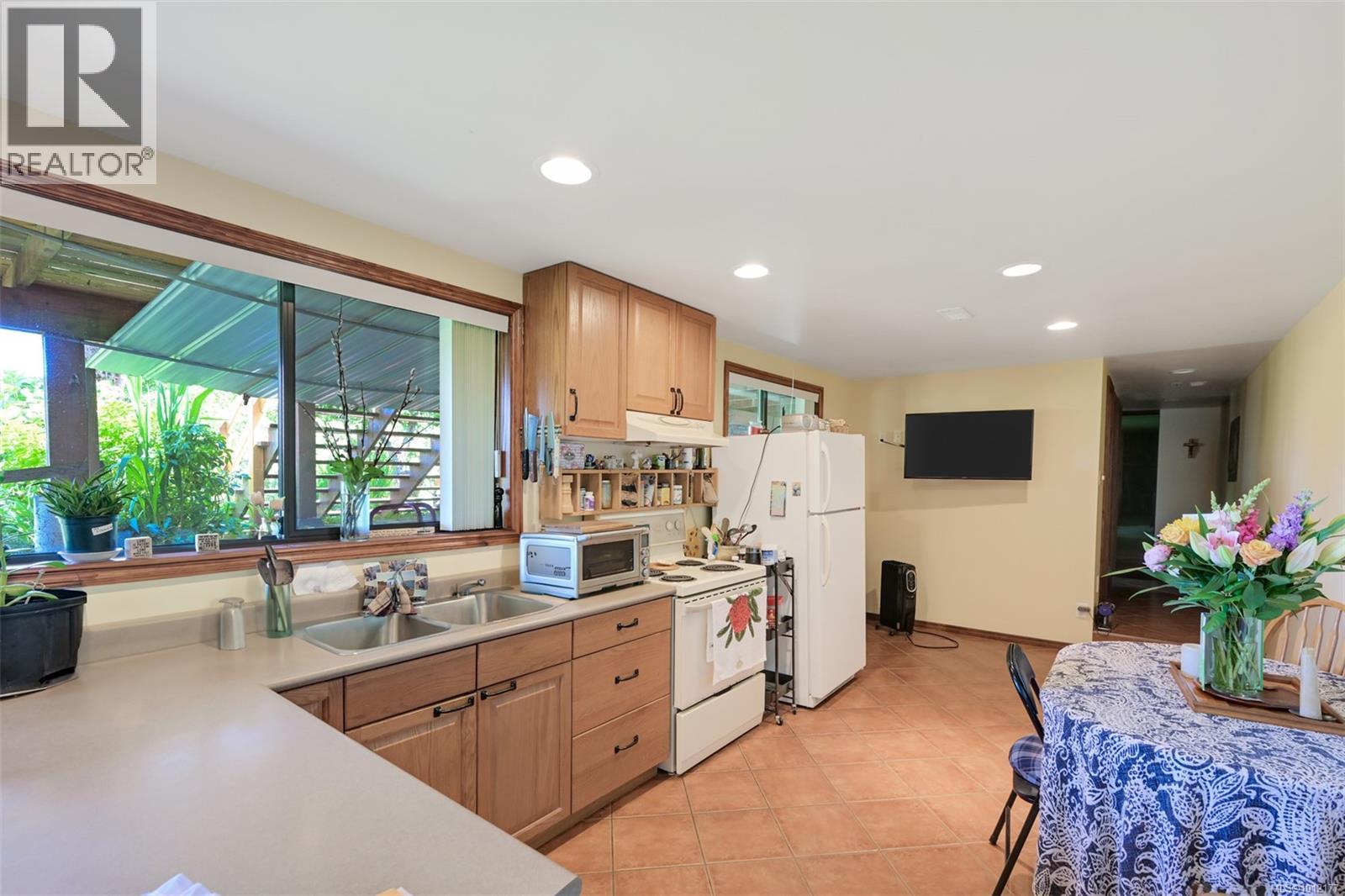  5489 Forest Hill Road, Saanich
