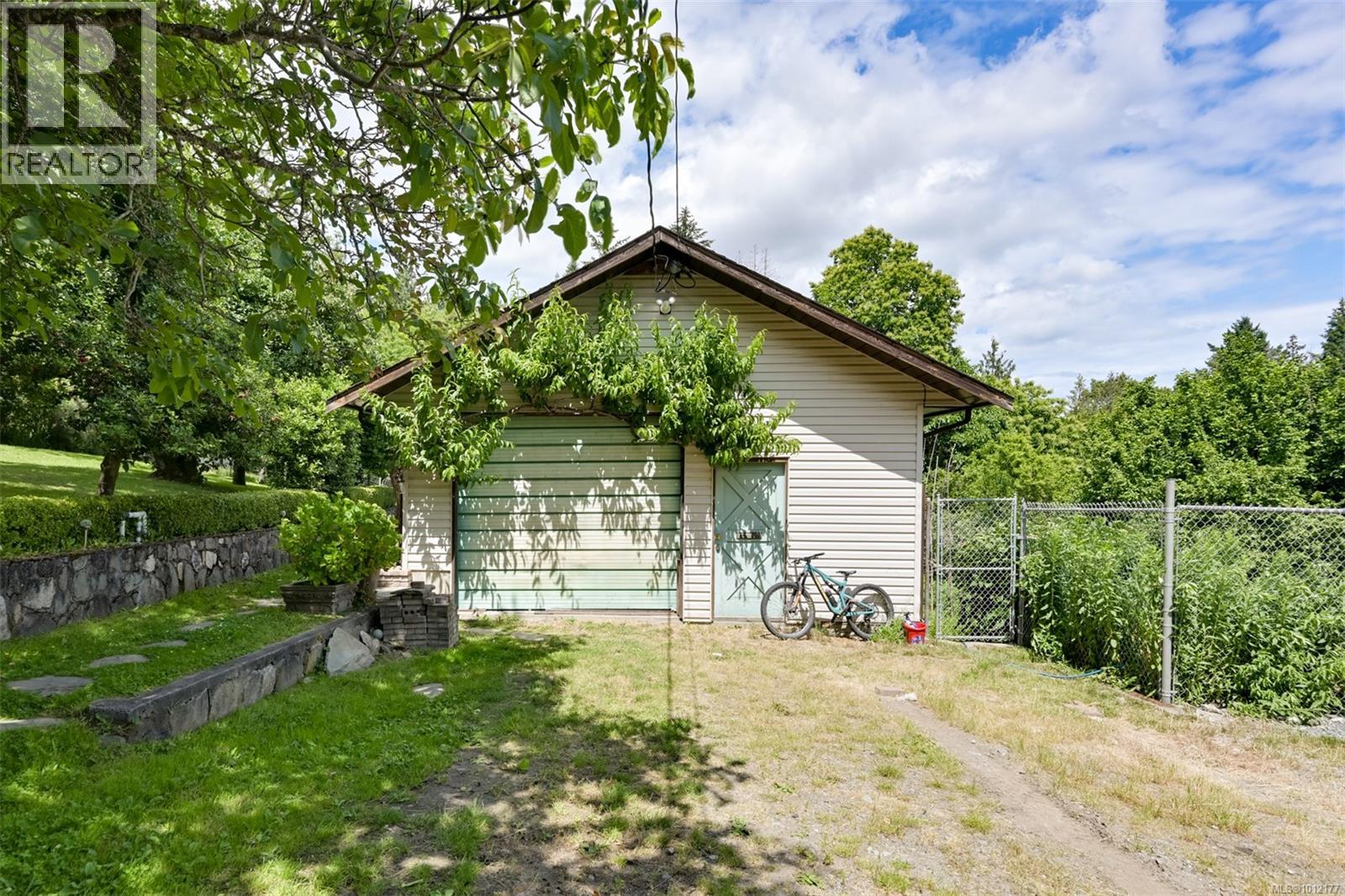  5489 Forest Hill Road, Saanich