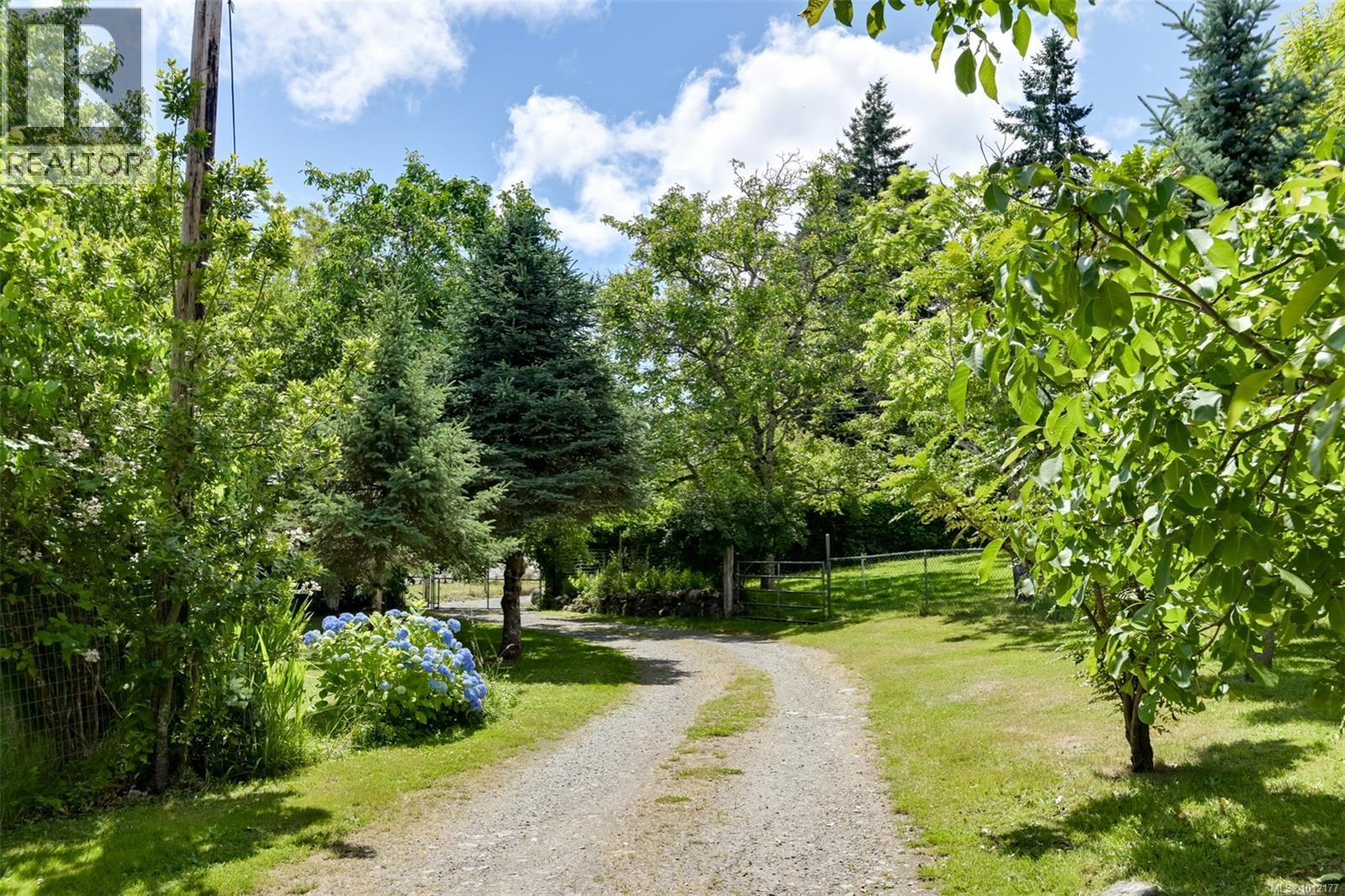  5489 Forest Hill Road, Saanich