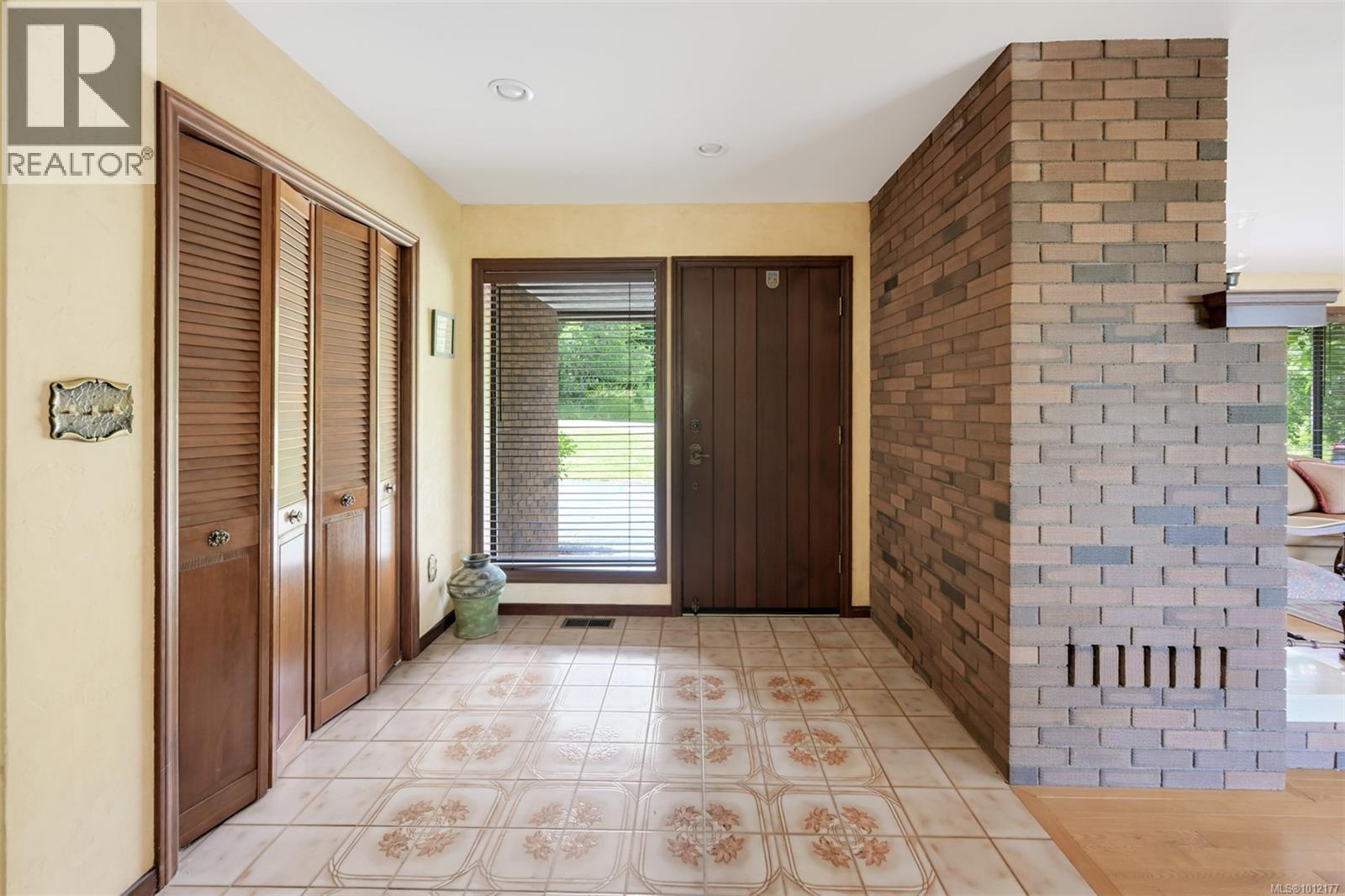  5489 Forest Hill Road, Saanich