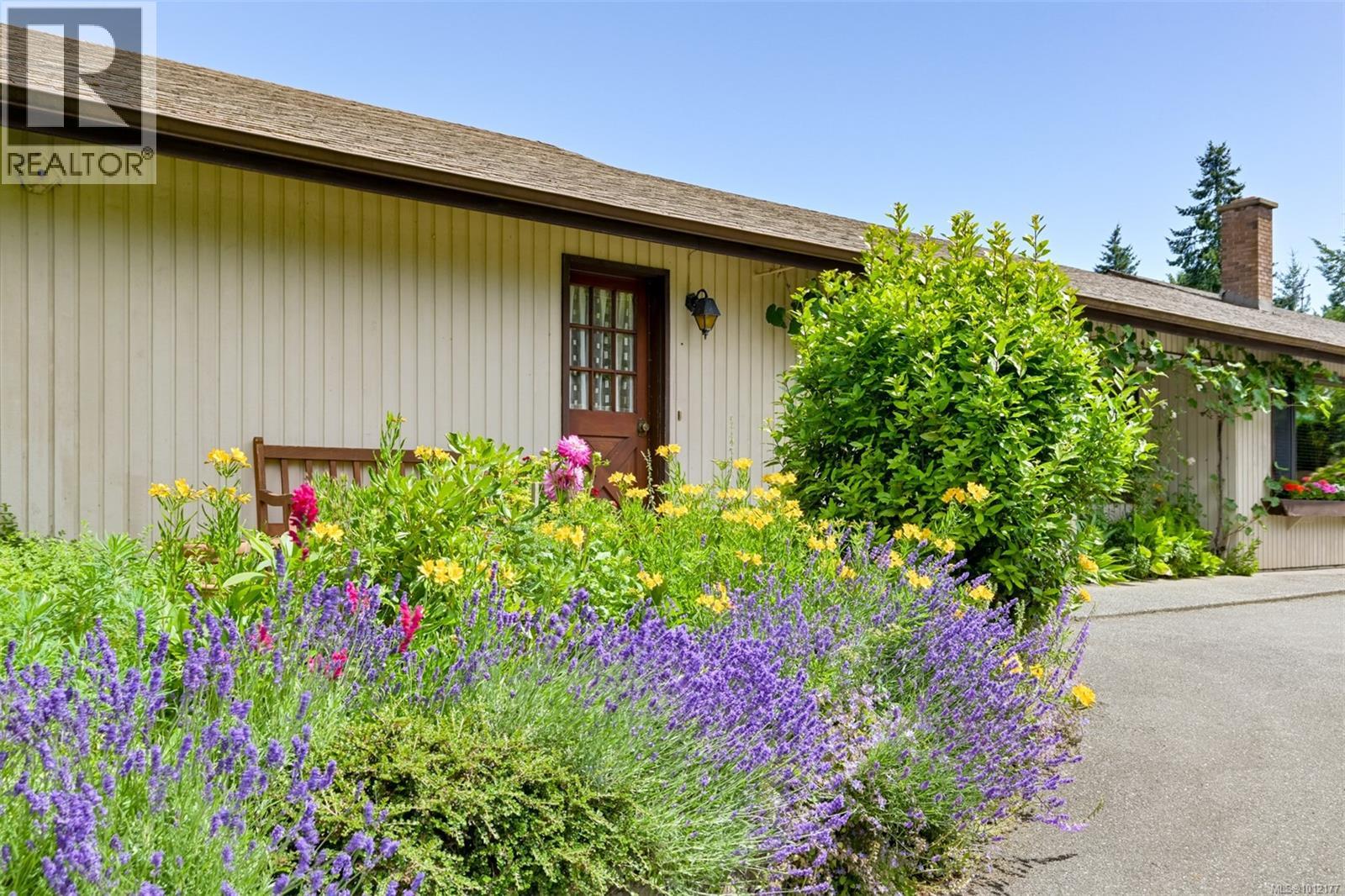  5489 Forest Hill Road, Saanich