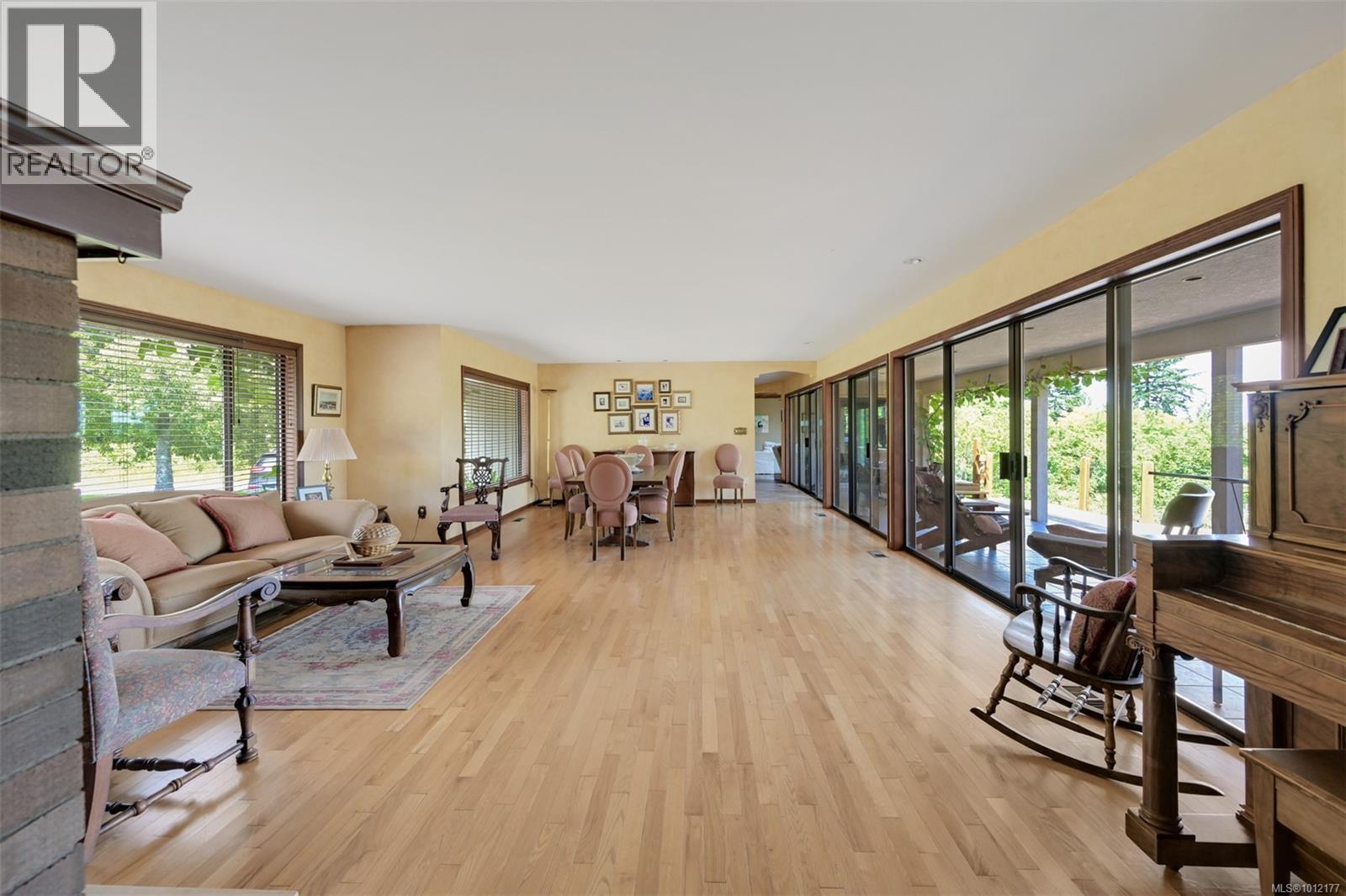  5489 Forest Hill Road, Saanich