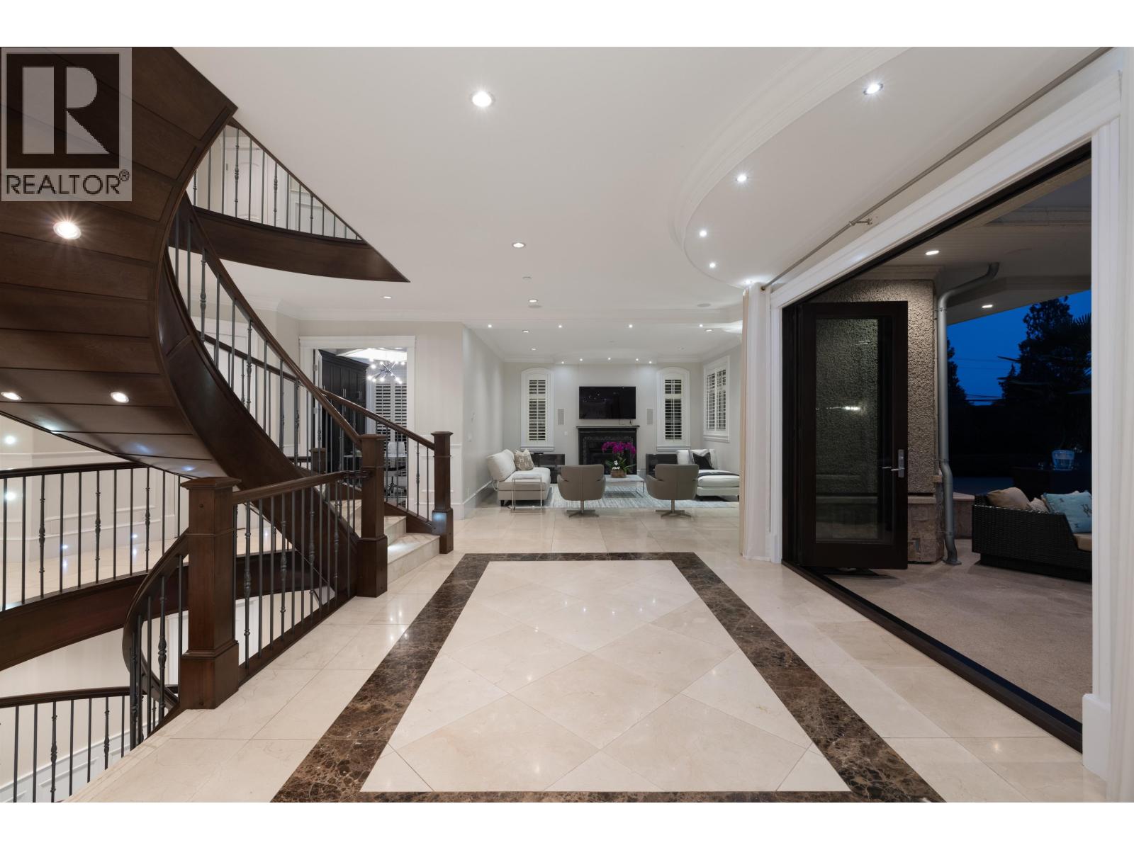 2912 MATHERS AVENUE, West Vancouver