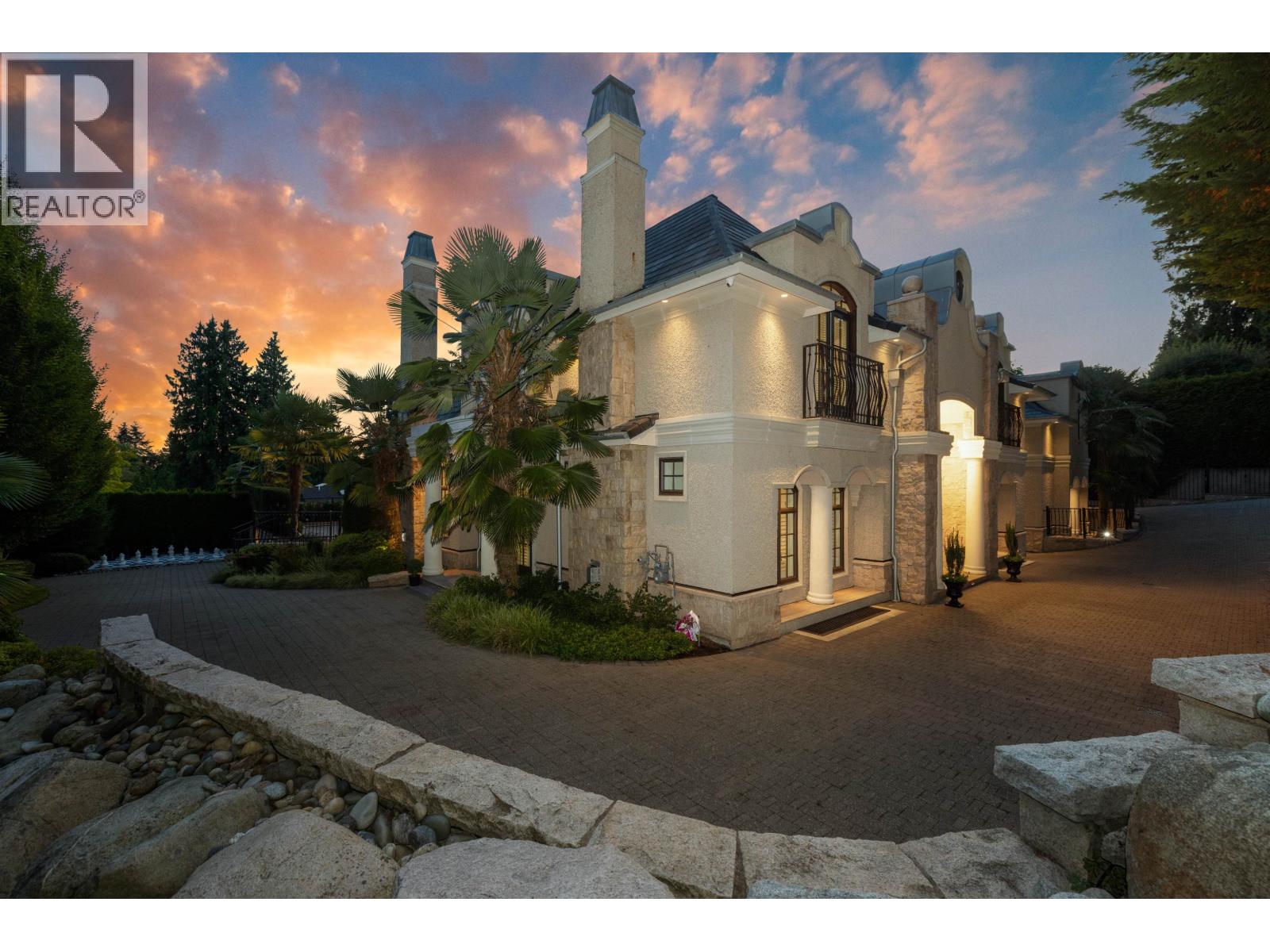 2912 MATHERS AVENUE, West Vancouver
