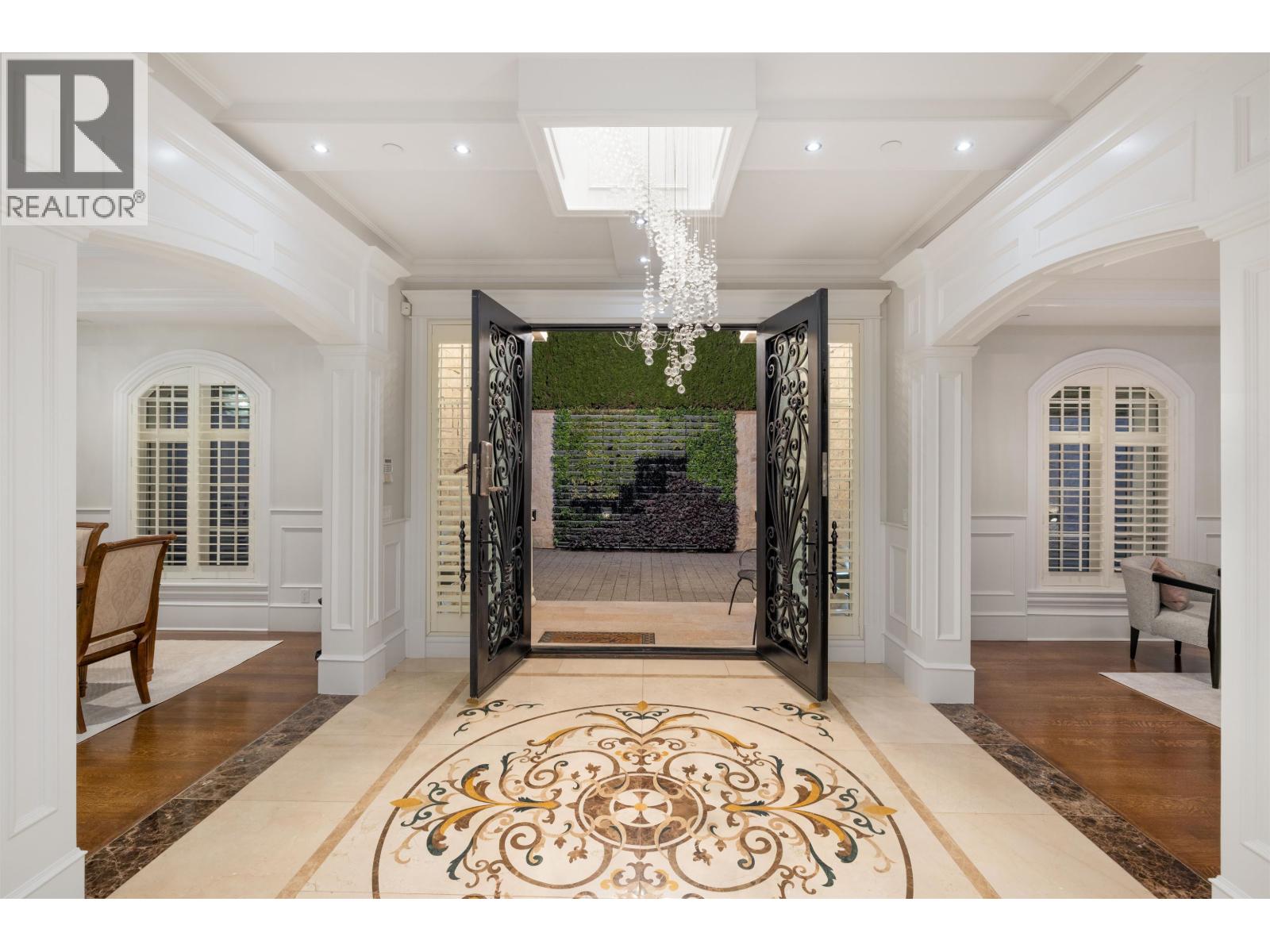 2912 MATHERS AVENUE, West Vancouver