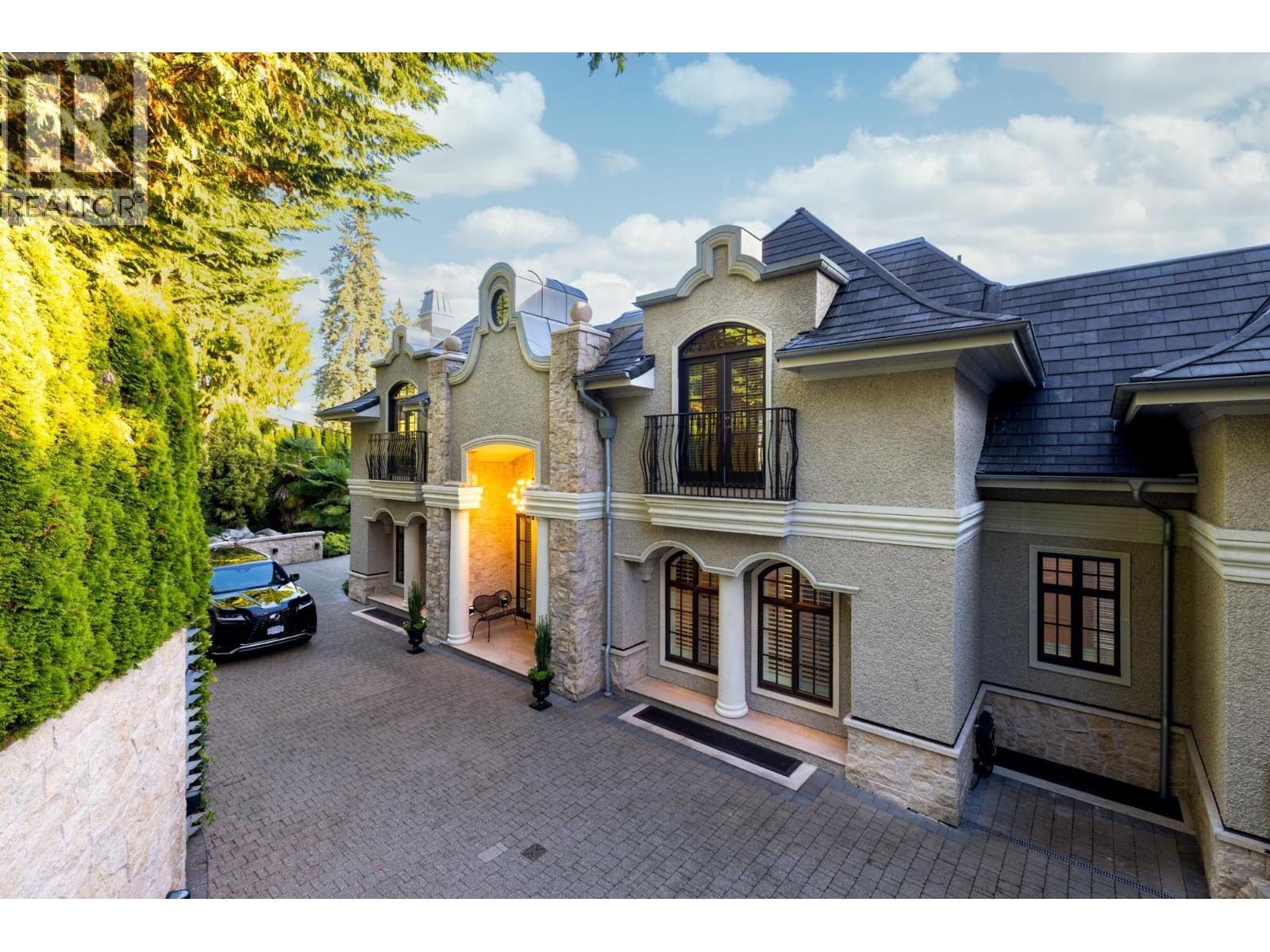 2912 MATHERS AVENUE, West Vancouver